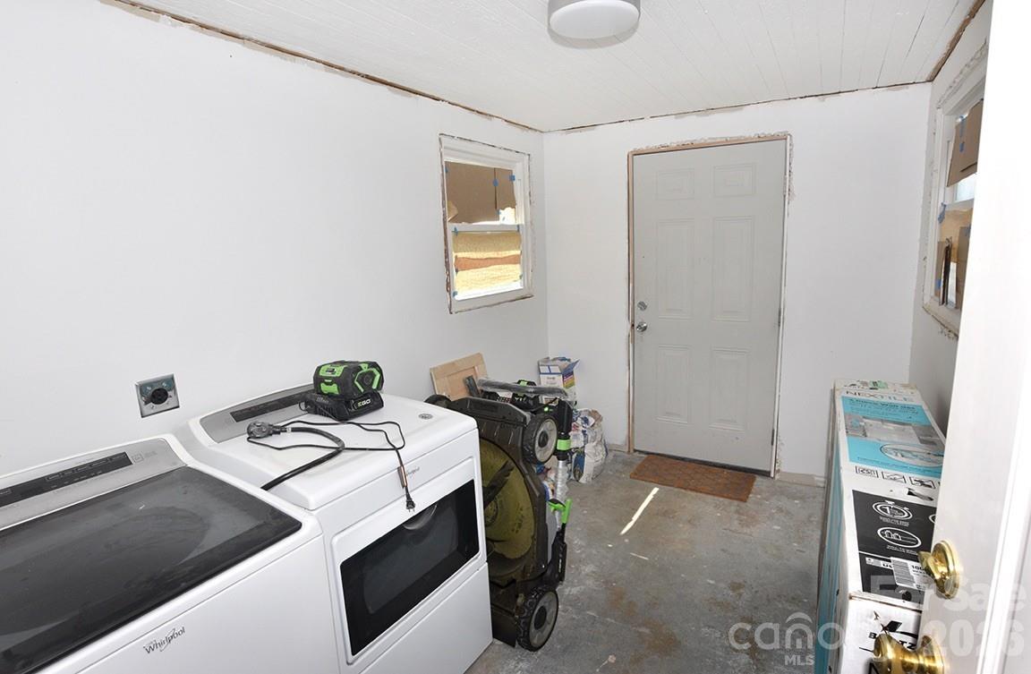 629 W Council Street Property Photo 27