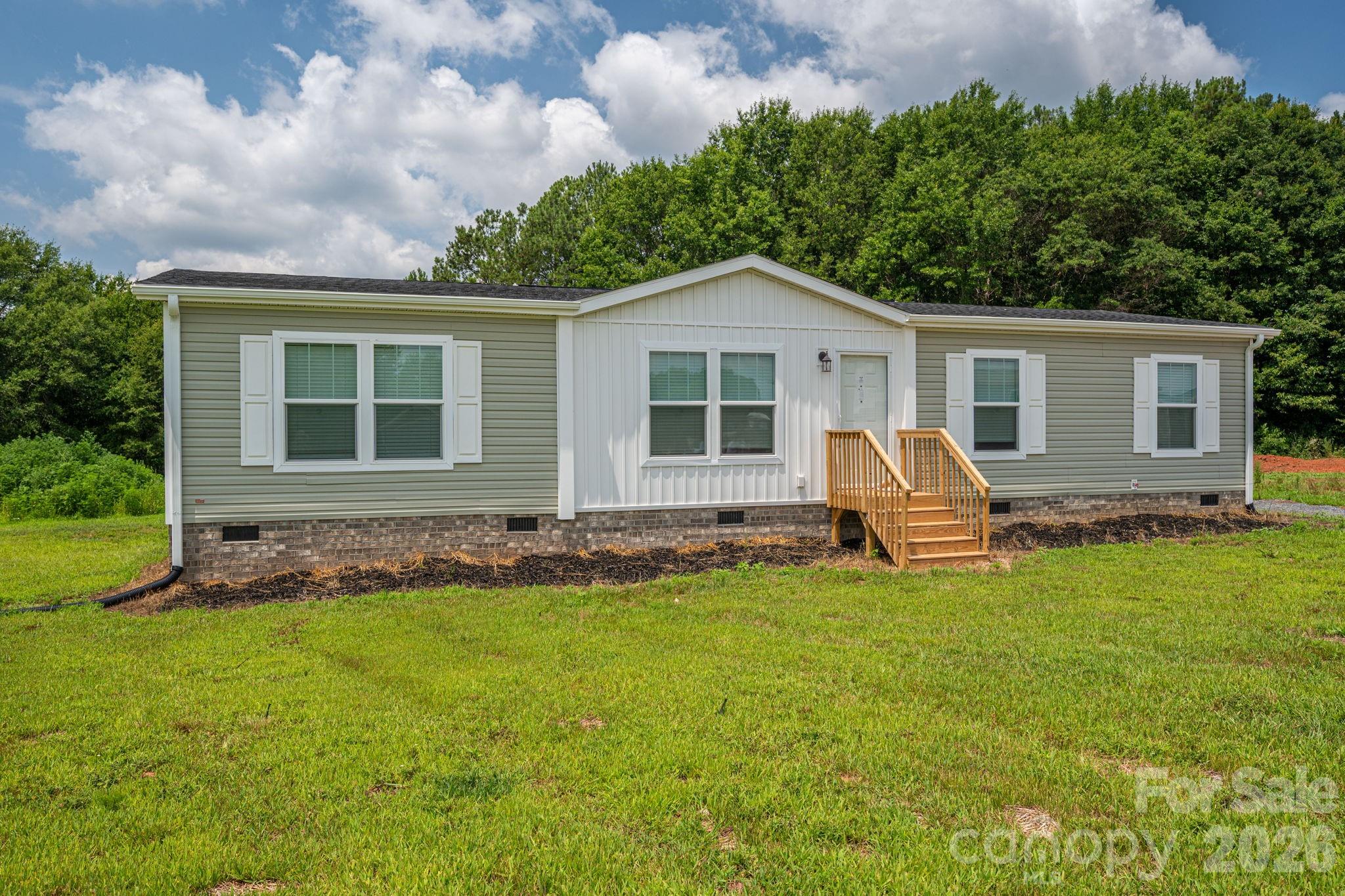 808 W Eagleview Lane Property Photo 2
