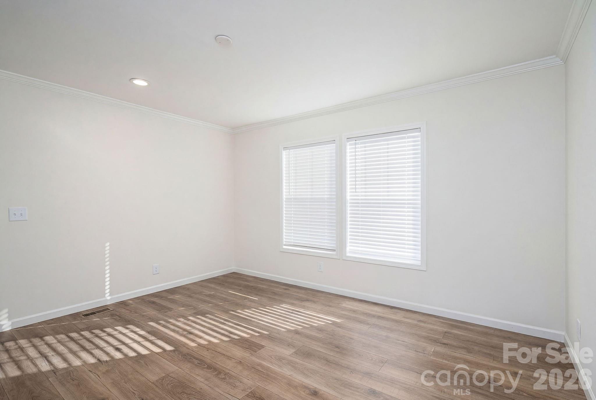 808 W Eagleview Lane Property Photo 36