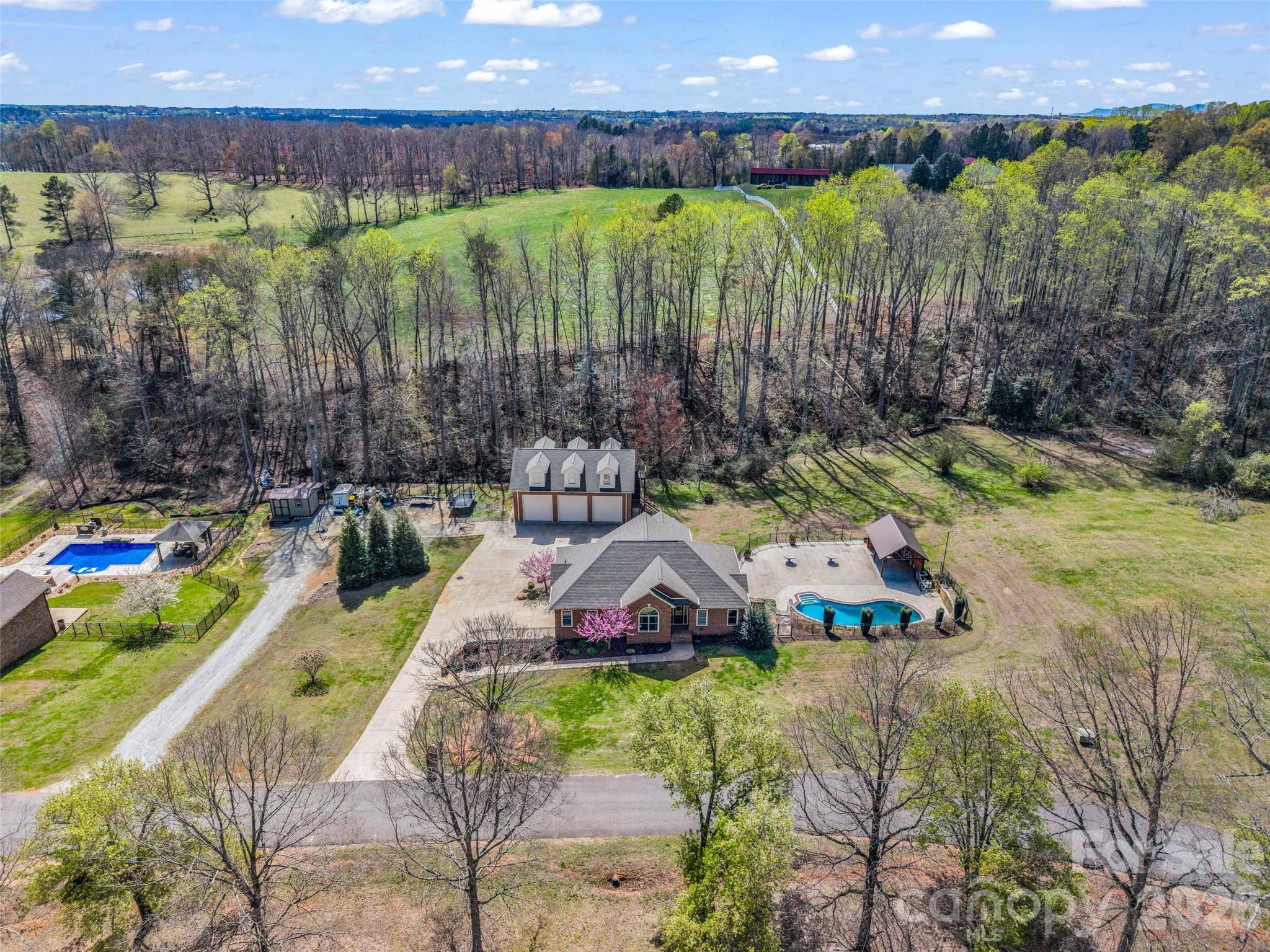148 Fairway Drive Property Photo 1