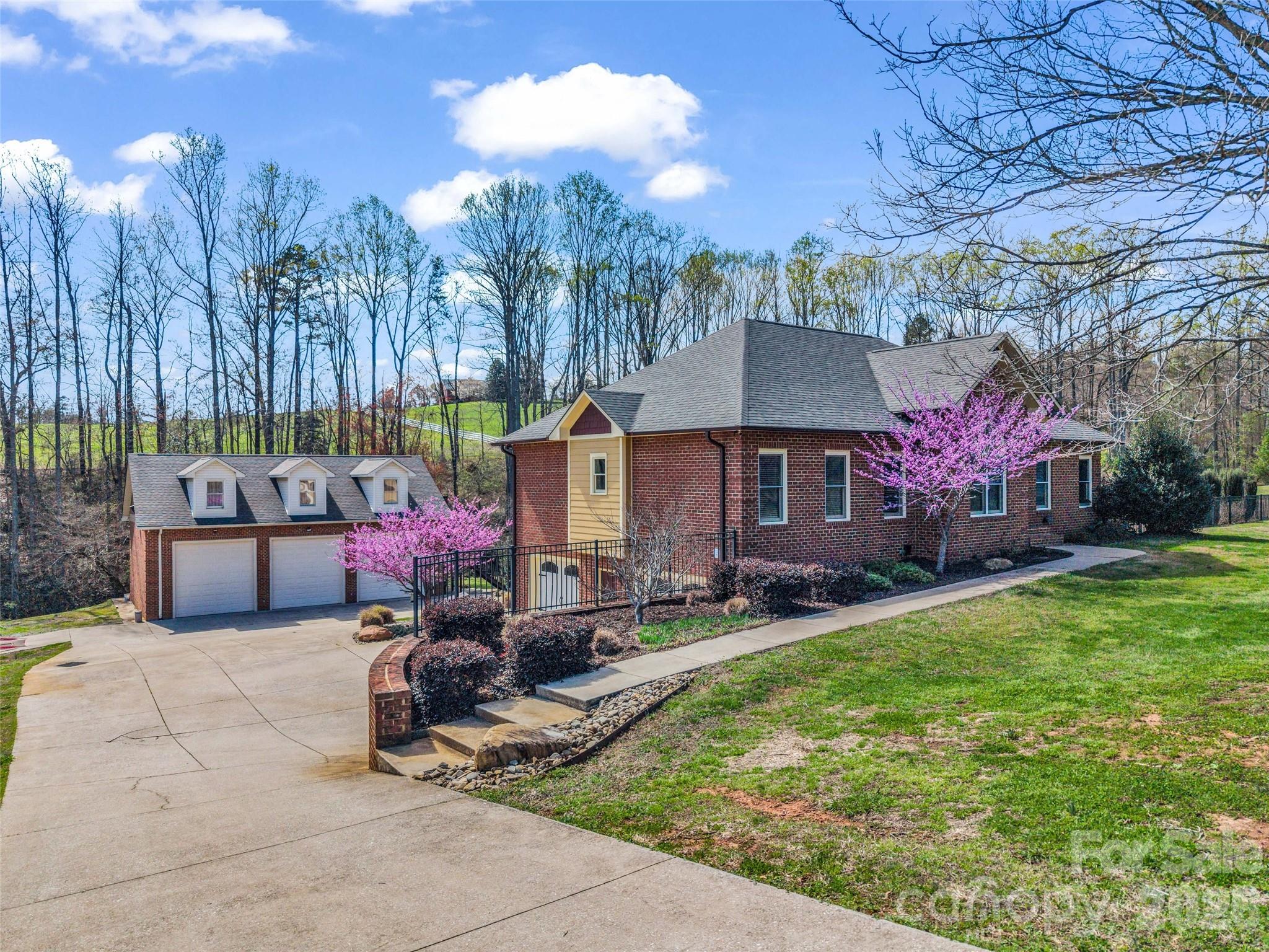 148 Fairway Drive Property Photo 3