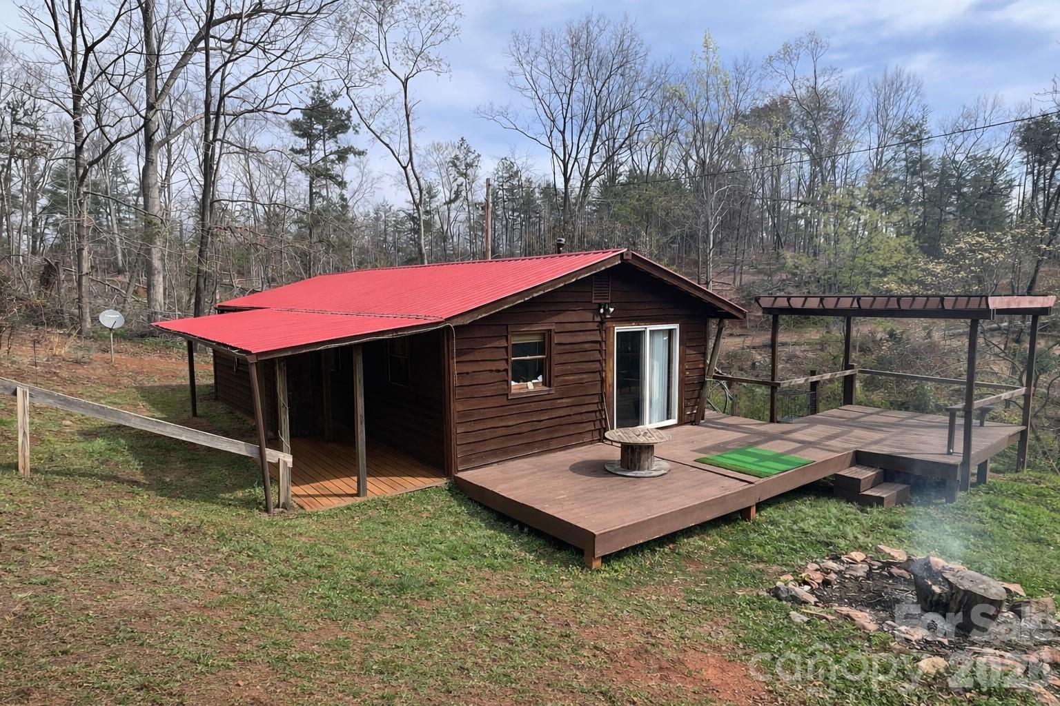 365 Hillbilly Lane Property Photo 2