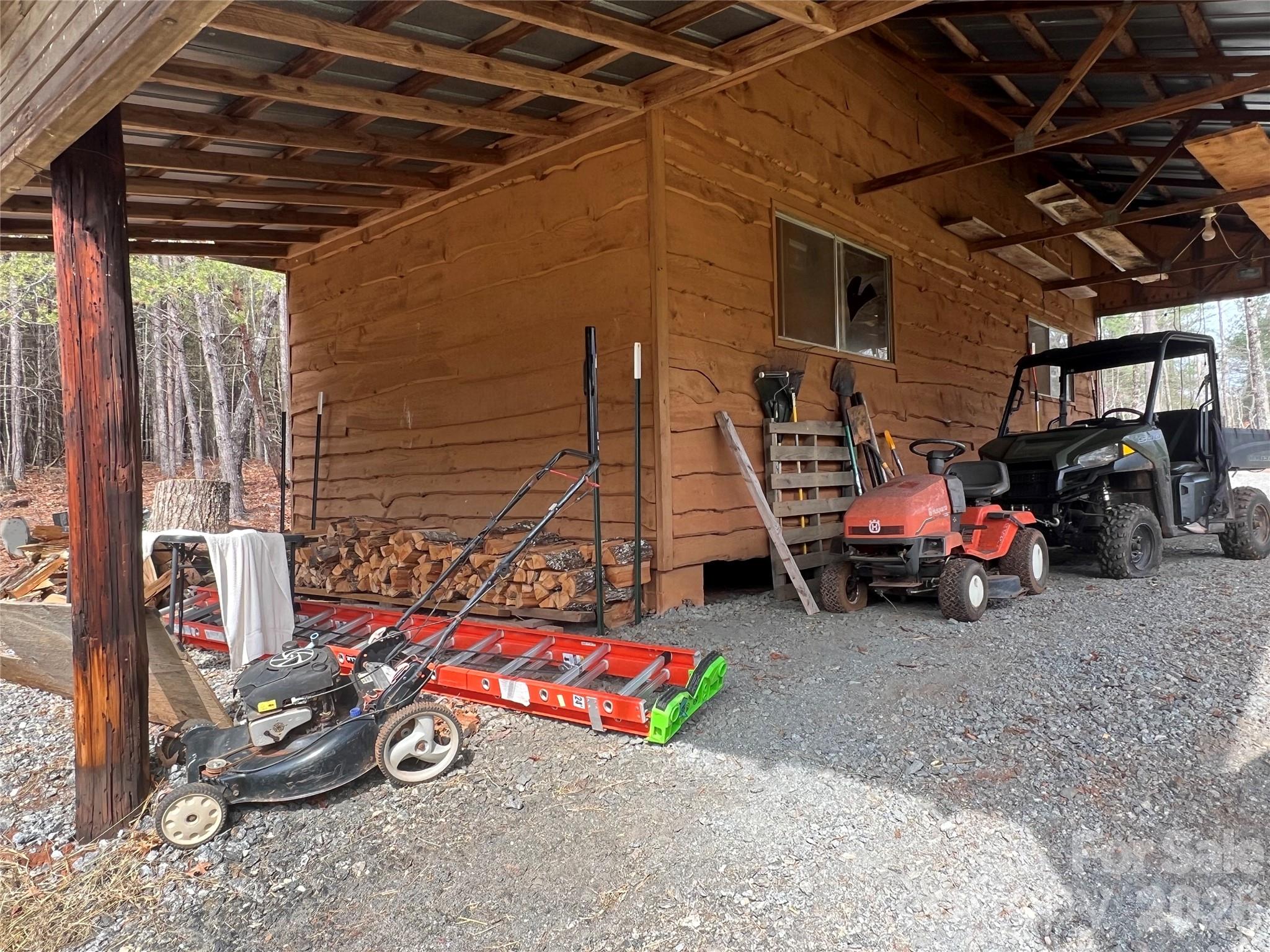 365 Hillbilly Lane Property Photo 21