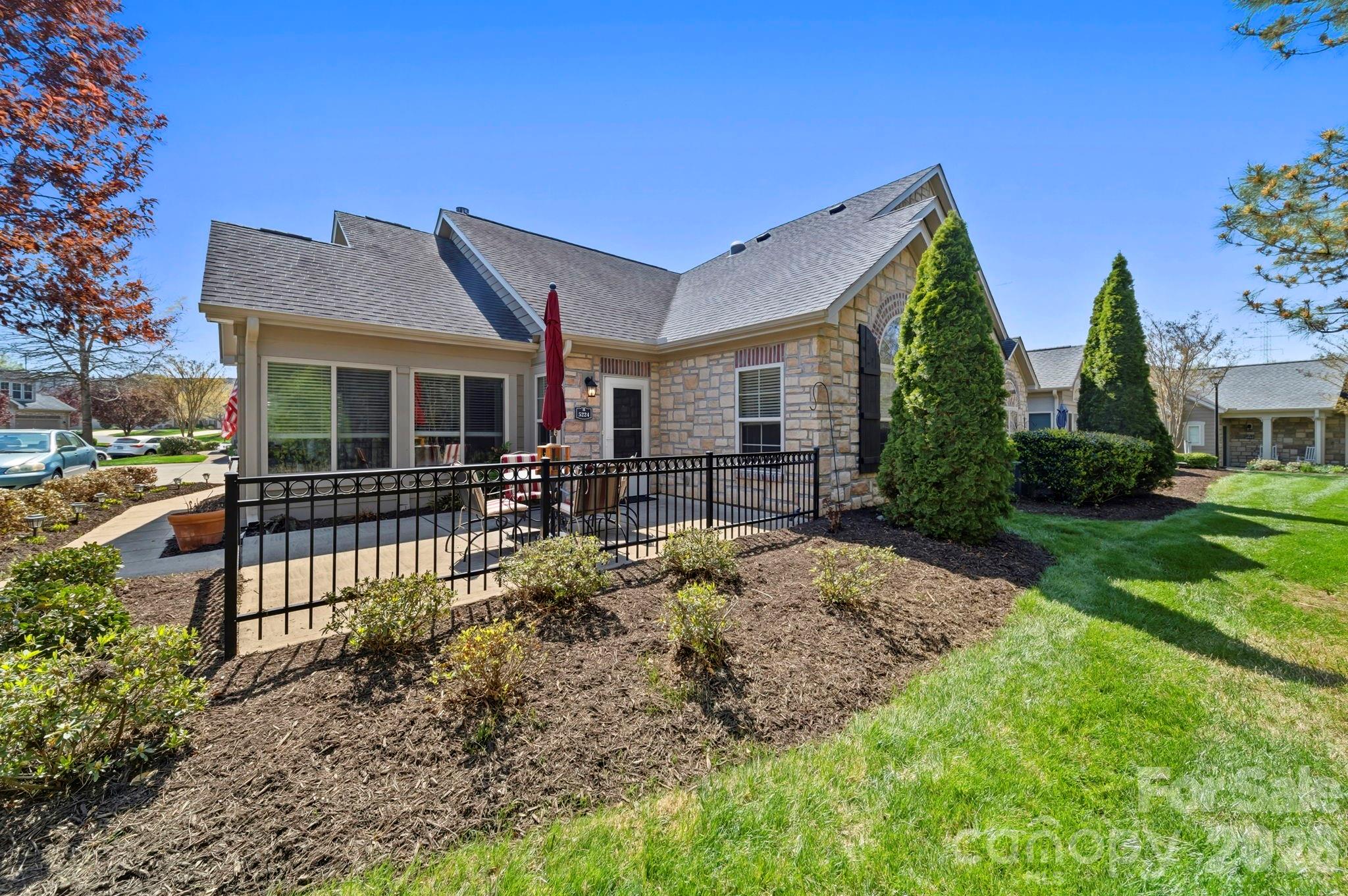5224 Polo Gate Boulevard Property Photo 2