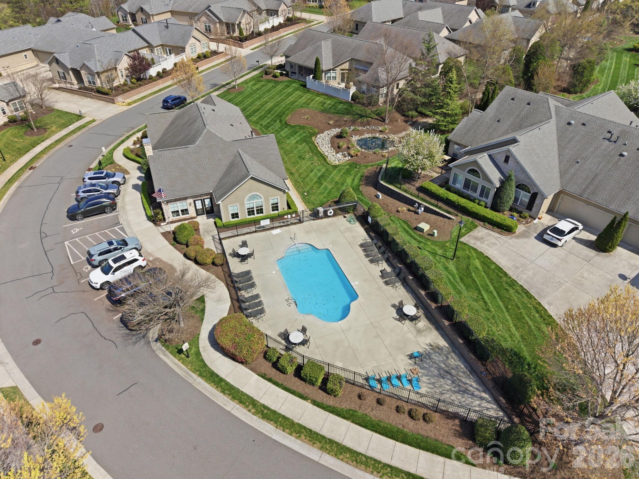 5224 Polo Gate Boulevard Property Photo 32