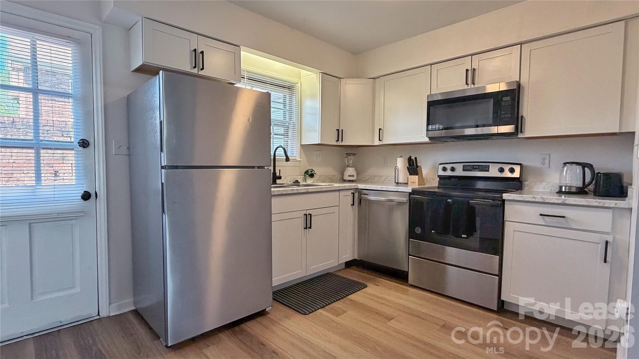 6314 Old Pineville Road B Property Photo 6