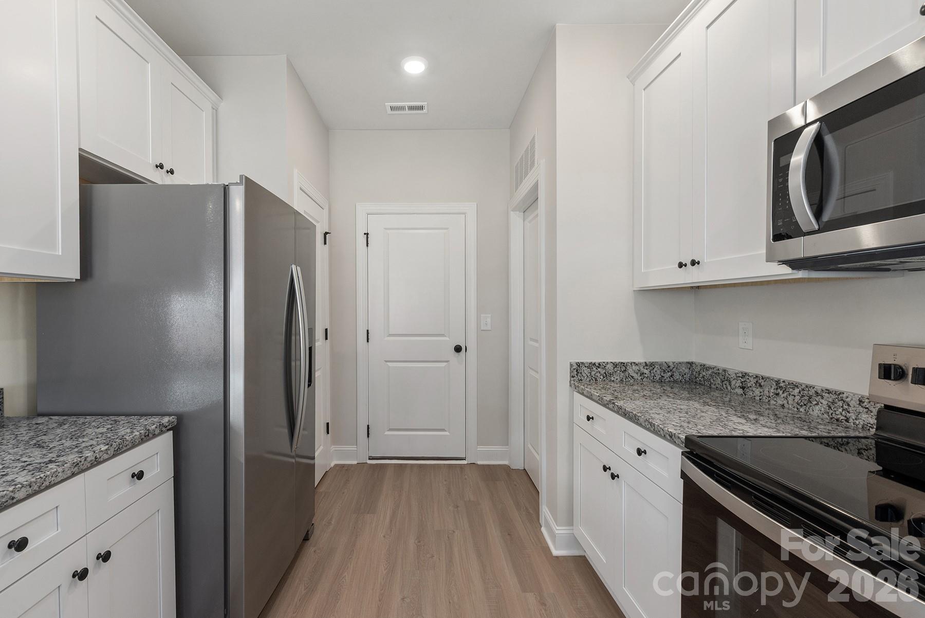 6623 Fairford Drive Property Photo 5