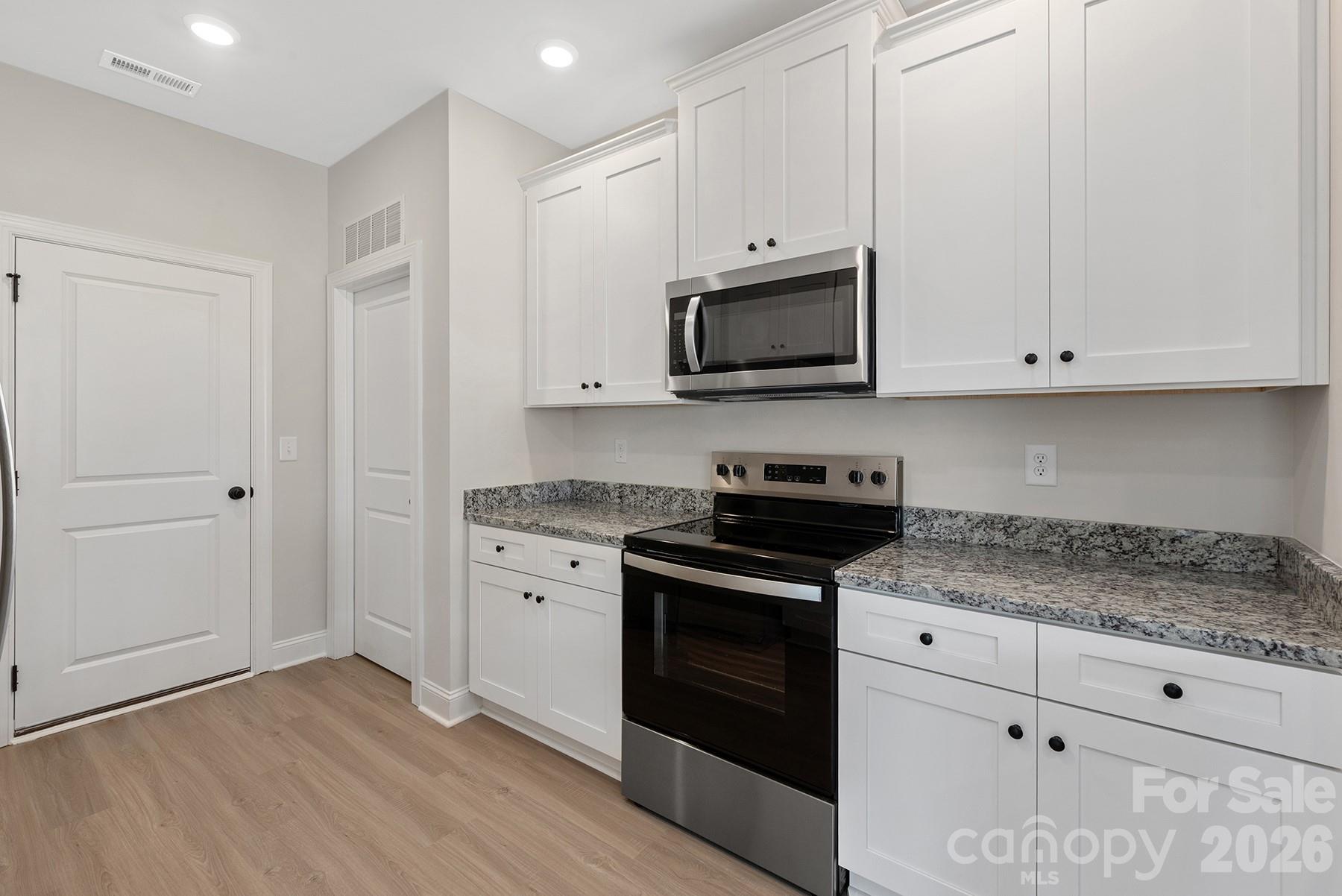 6623 Fairford Drive Property Photo 6