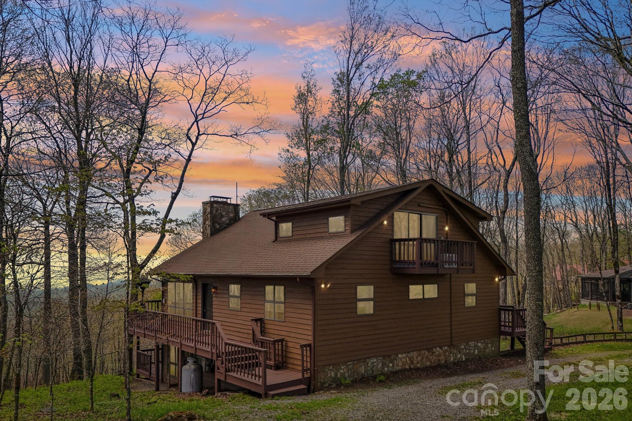 34 Wolfs Head Court Property Photo 1