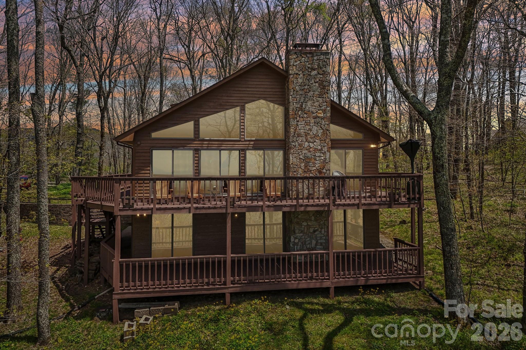 34 Wolfs Head Court Property Photo 4