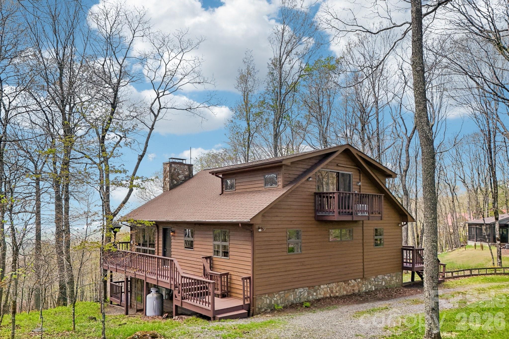 34 Wolfs Head Court Property Photo 5