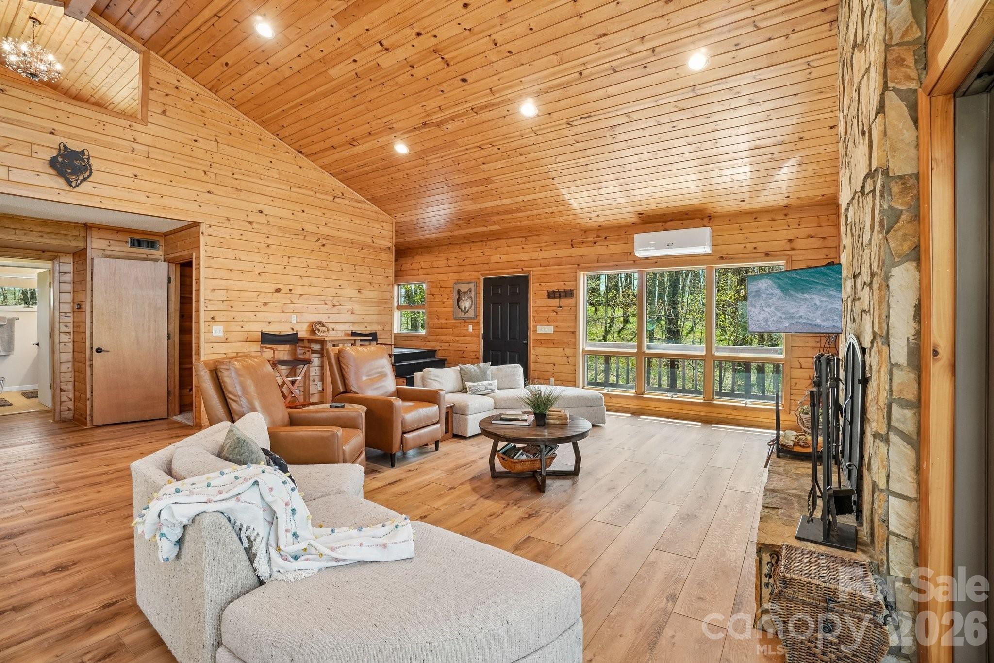 34 Wolfs Head Court Property Photo 14