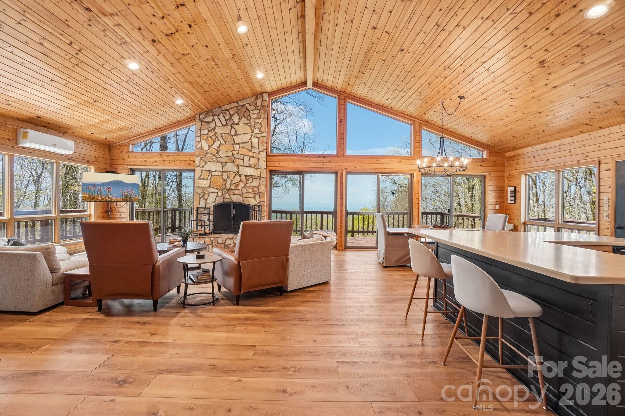 34 Wolfs Head Court Property Photo 17