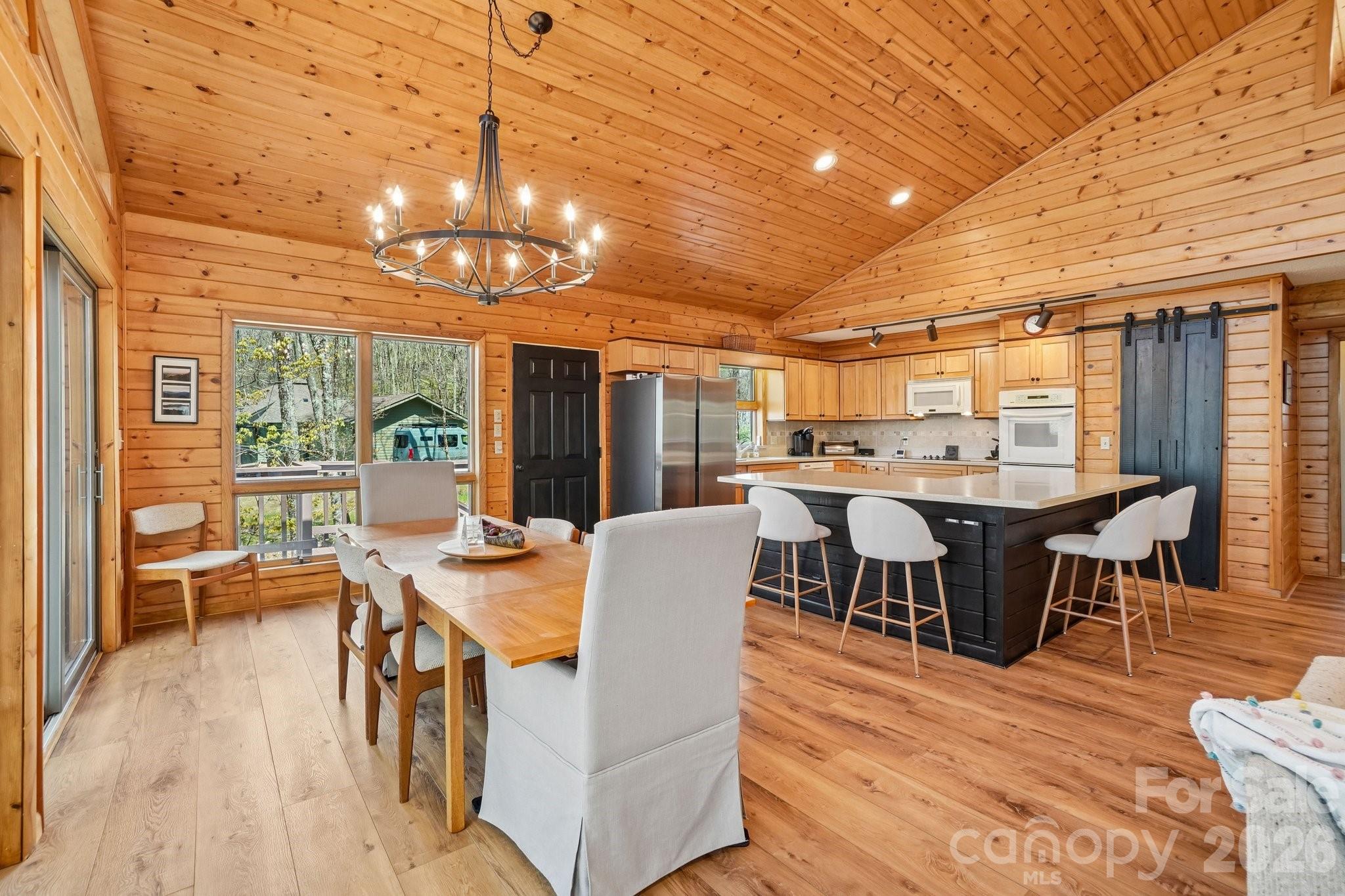 34 Wolfs Head Court Property Photo 18