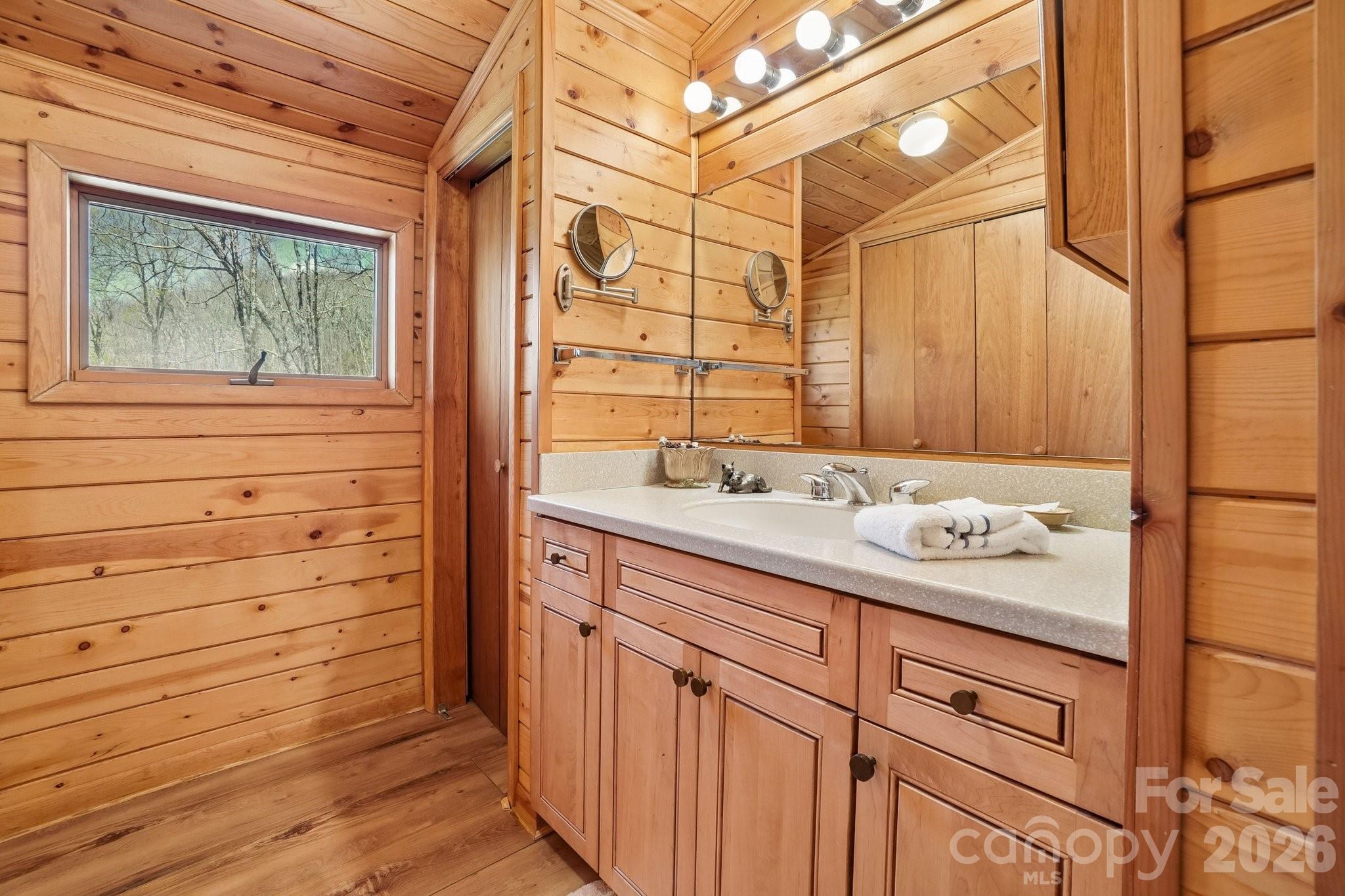 34 Wolfs Head Court Property Photo 36