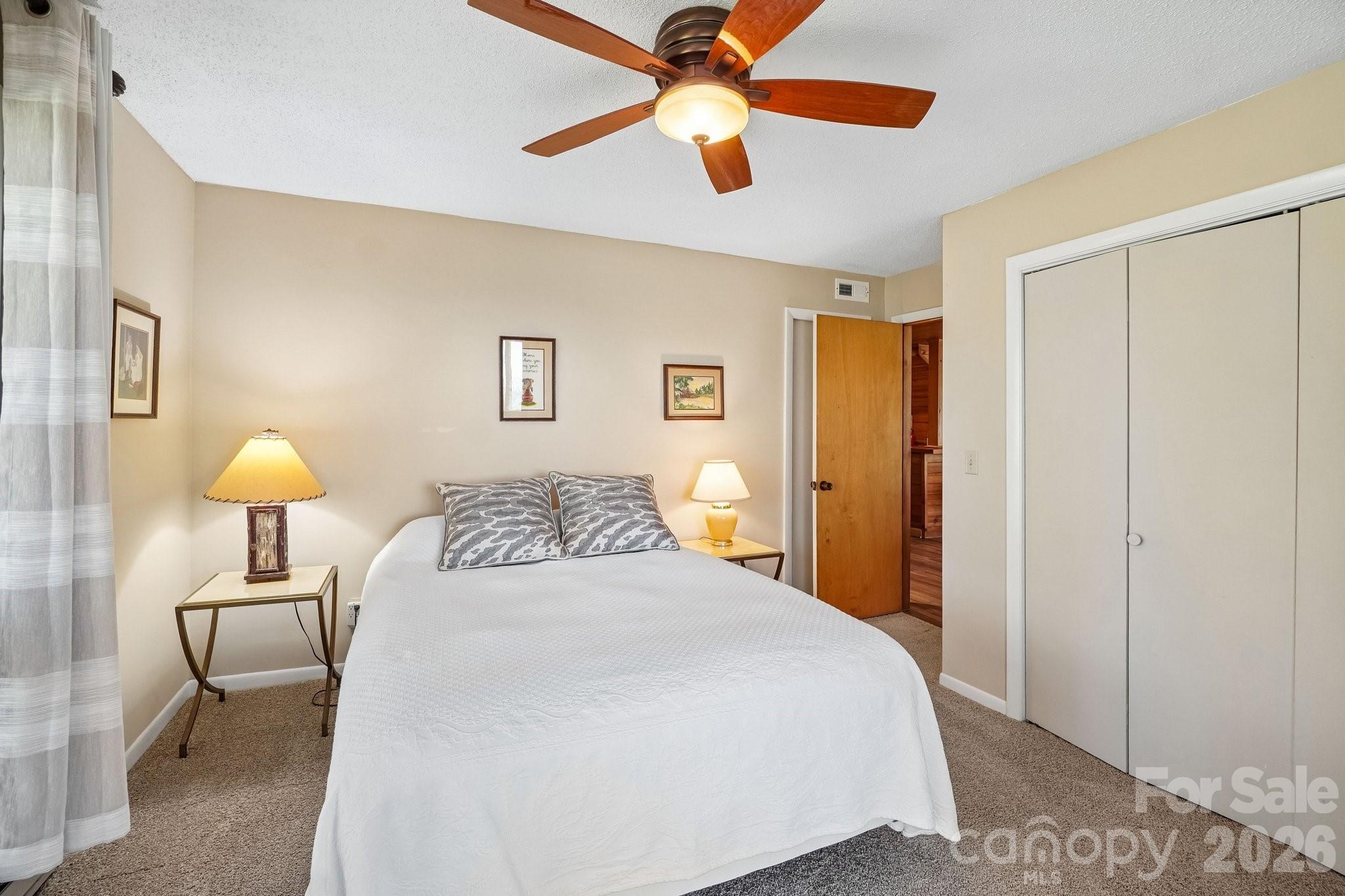 34 Wolfs Head Court Property Photo 40