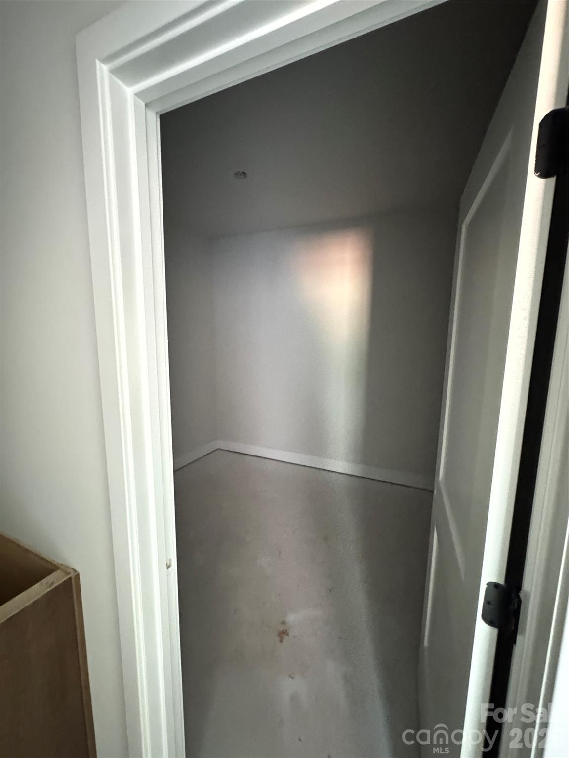 1085 Kildare Drive 67 Property Photo 18