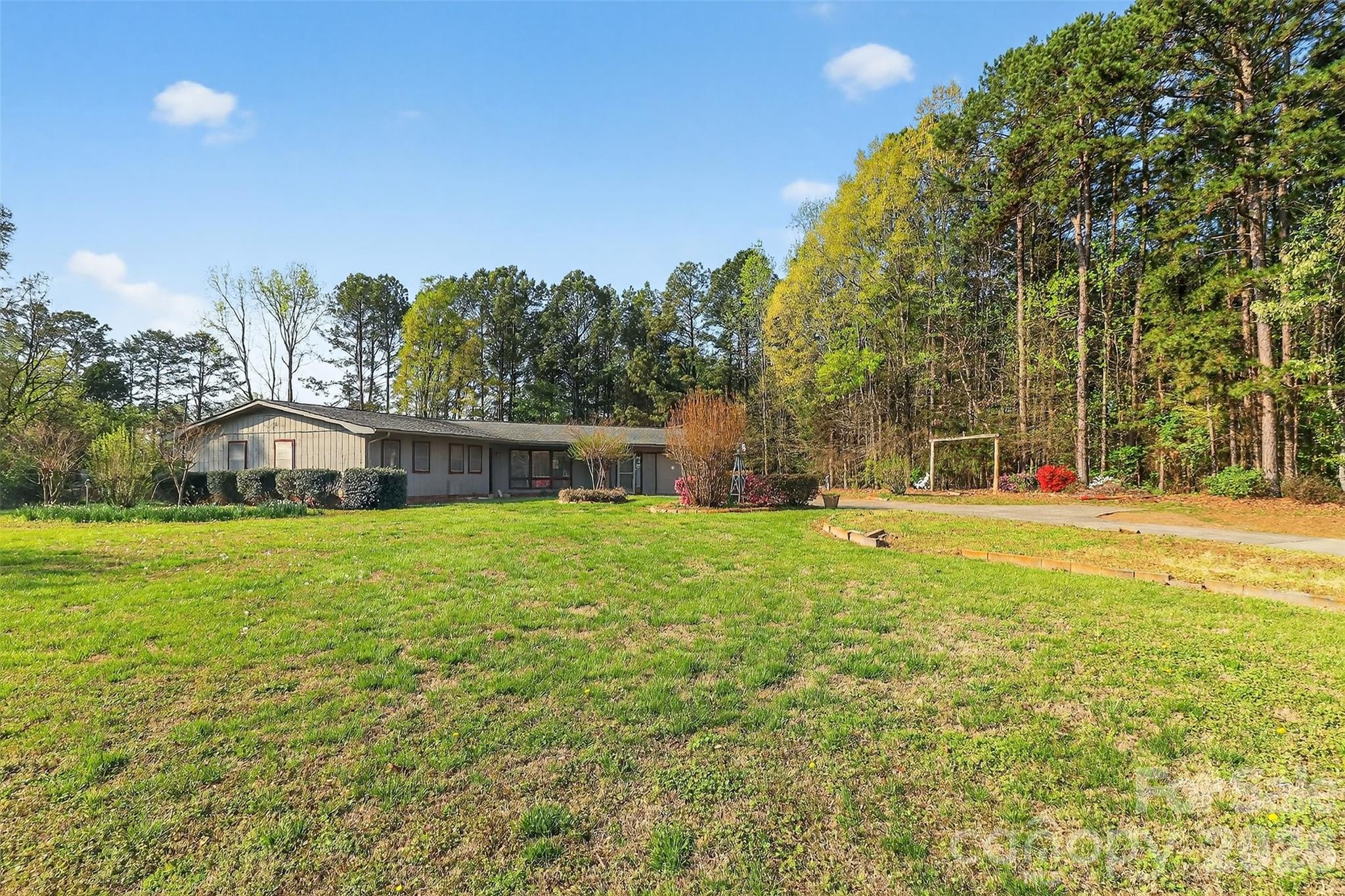 9516 Westmoreland Road Property Photo 5