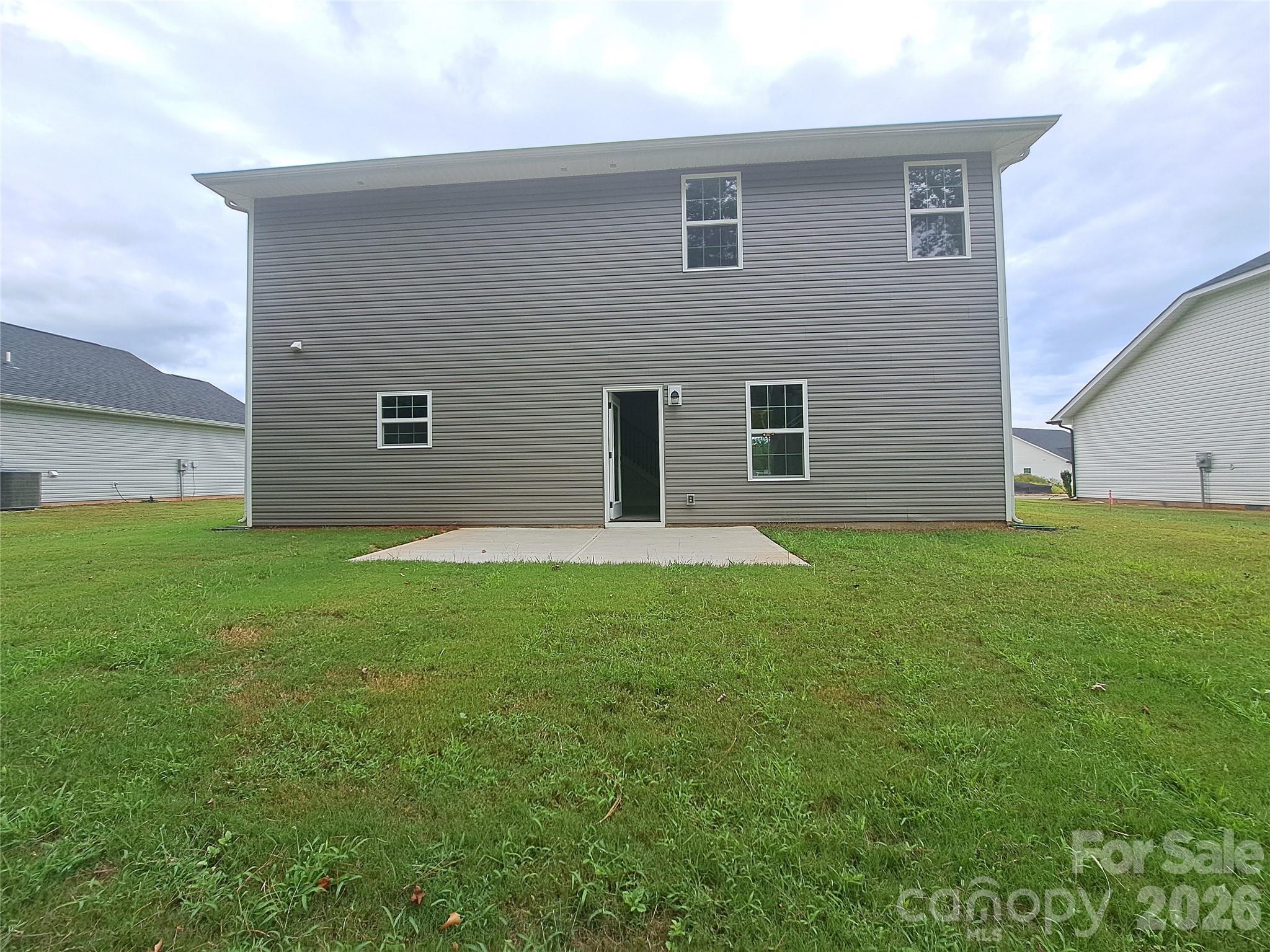 1095 Kildare Drive 68 Property Photo 4
