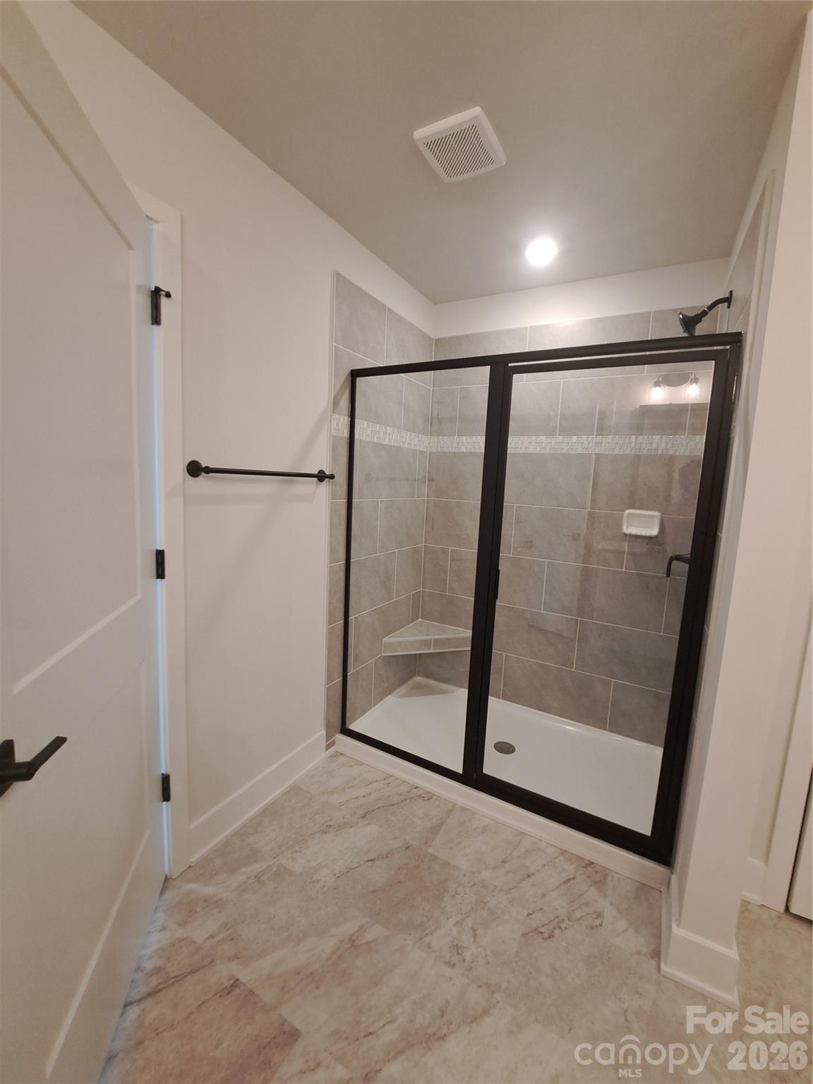 1095 Kildare Drive 68 Property Photo 10