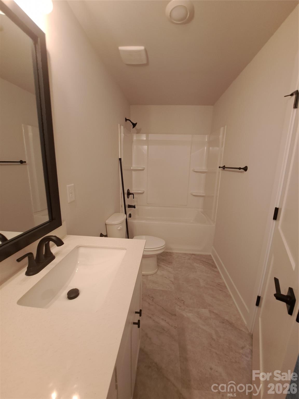 1095 Kildare Drive 68 Property Photo 21
