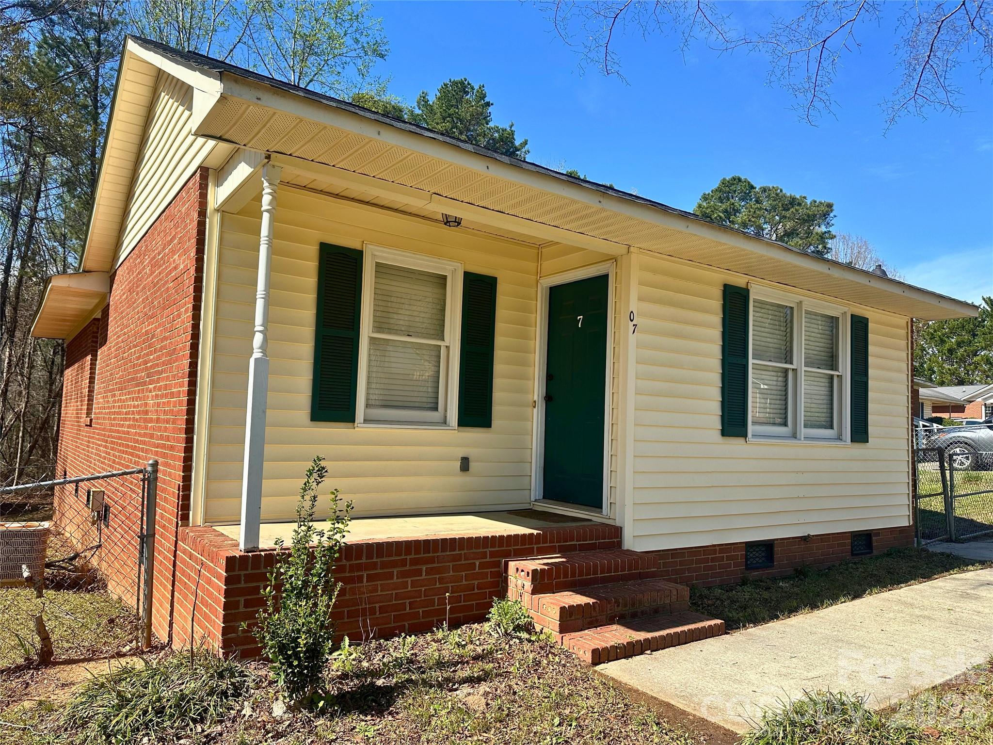 7 Rosewood Lane Property Photo 4