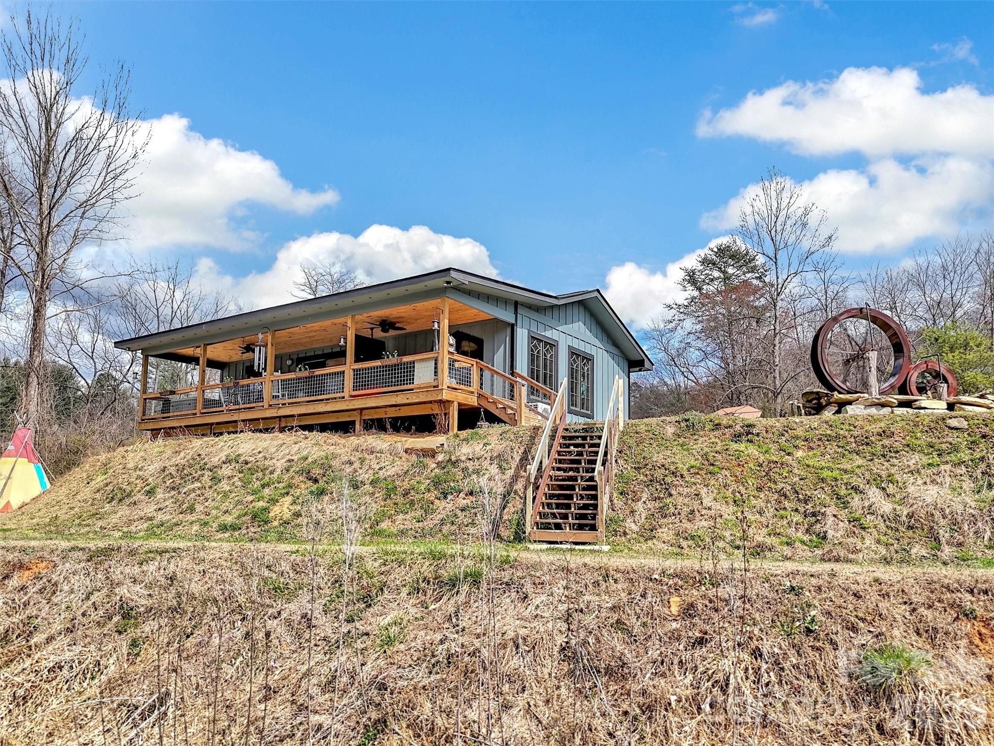 522 N River Road Property Photo 11