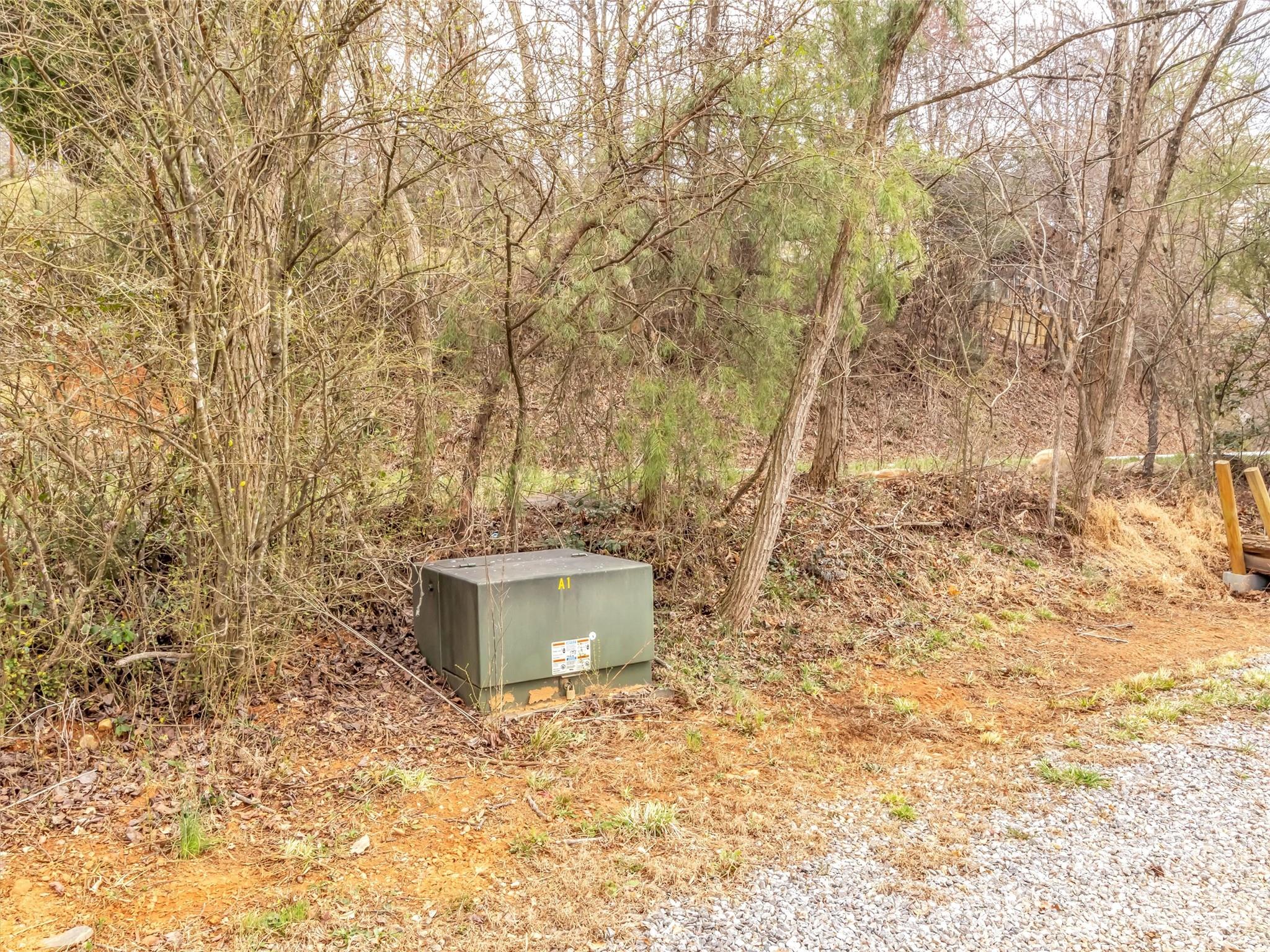 522 N River Road Property Photo 15