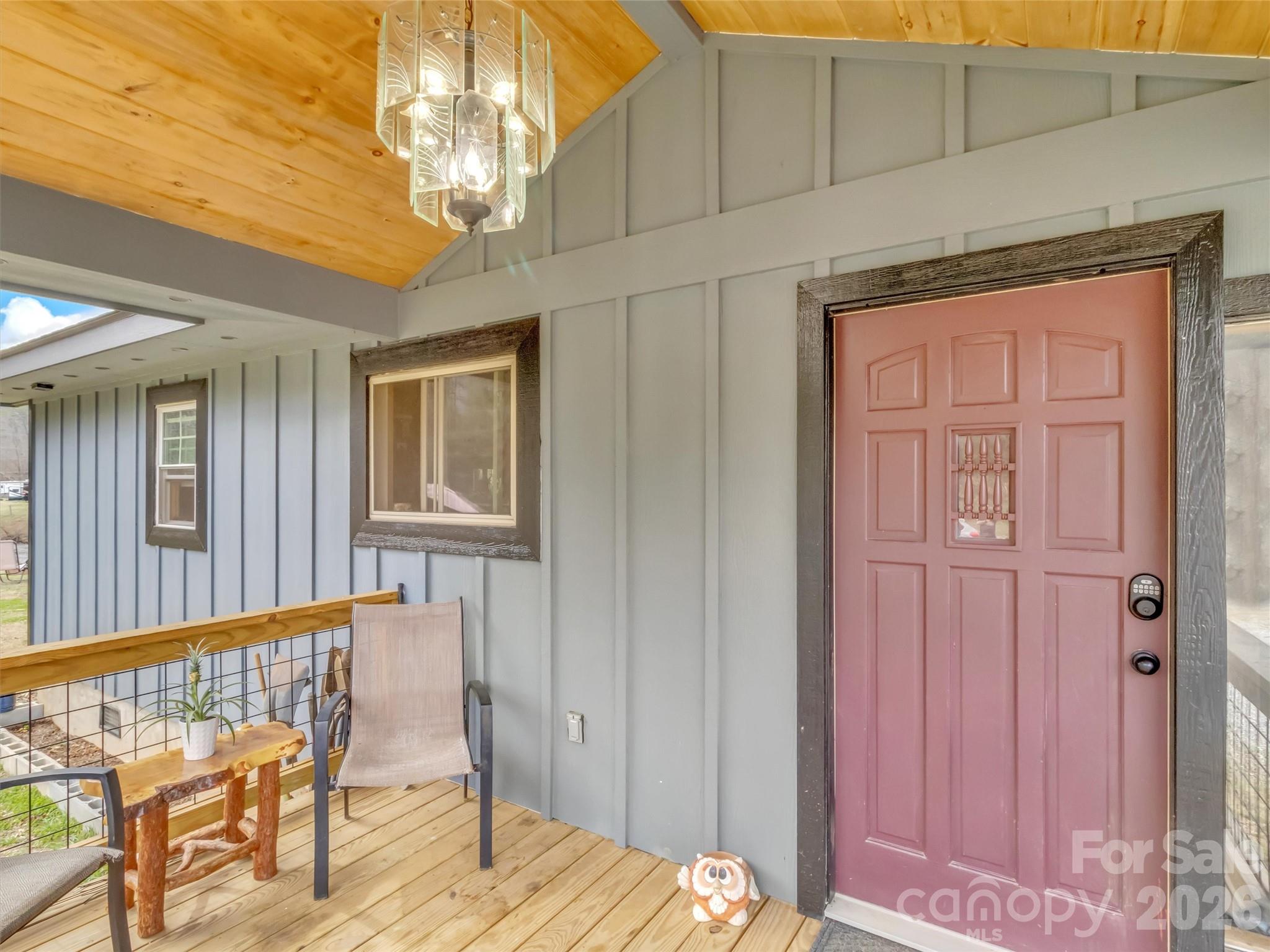 522 N River Road Property Photo 21