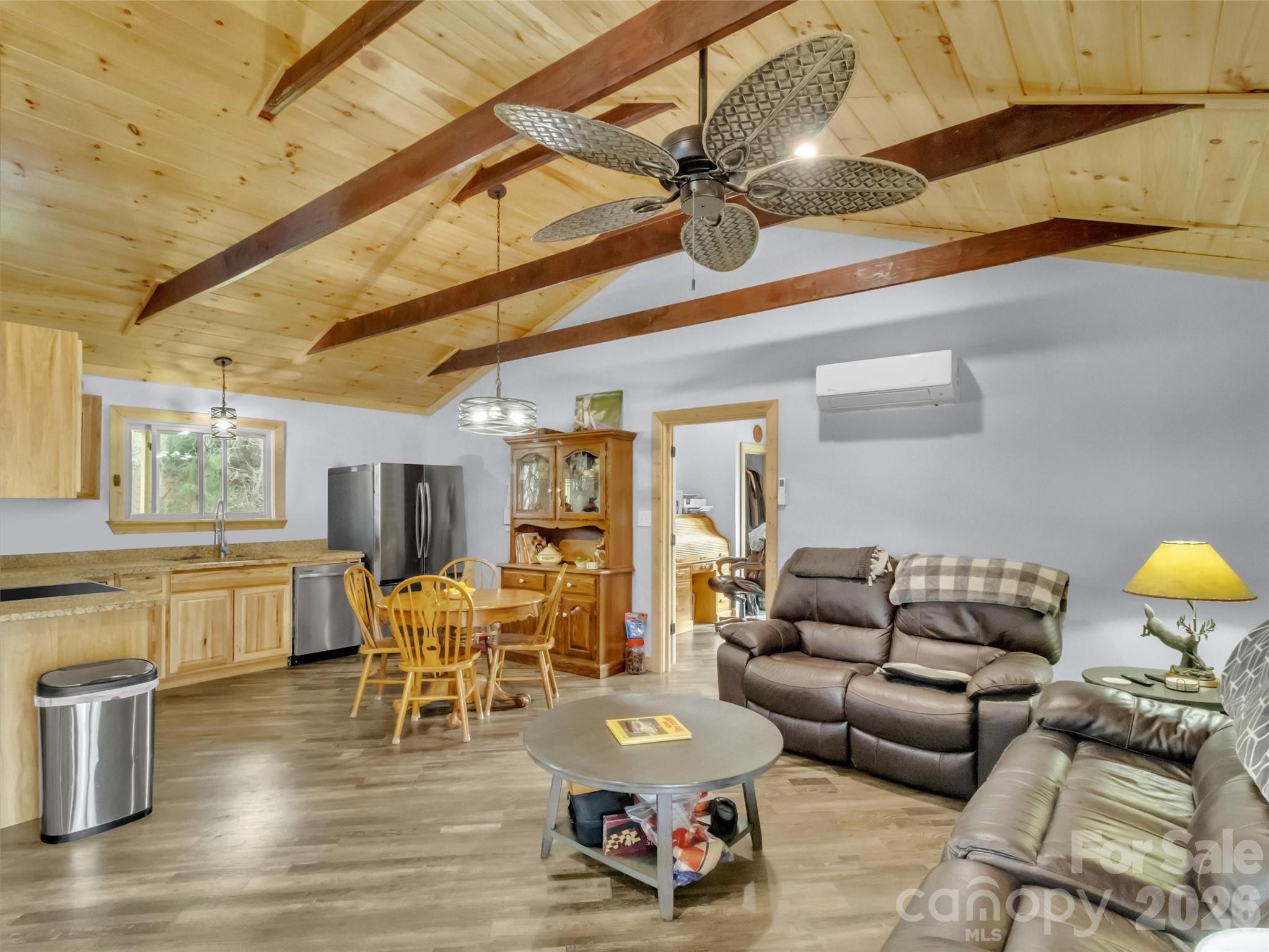 522 N River Road Property Photo 22