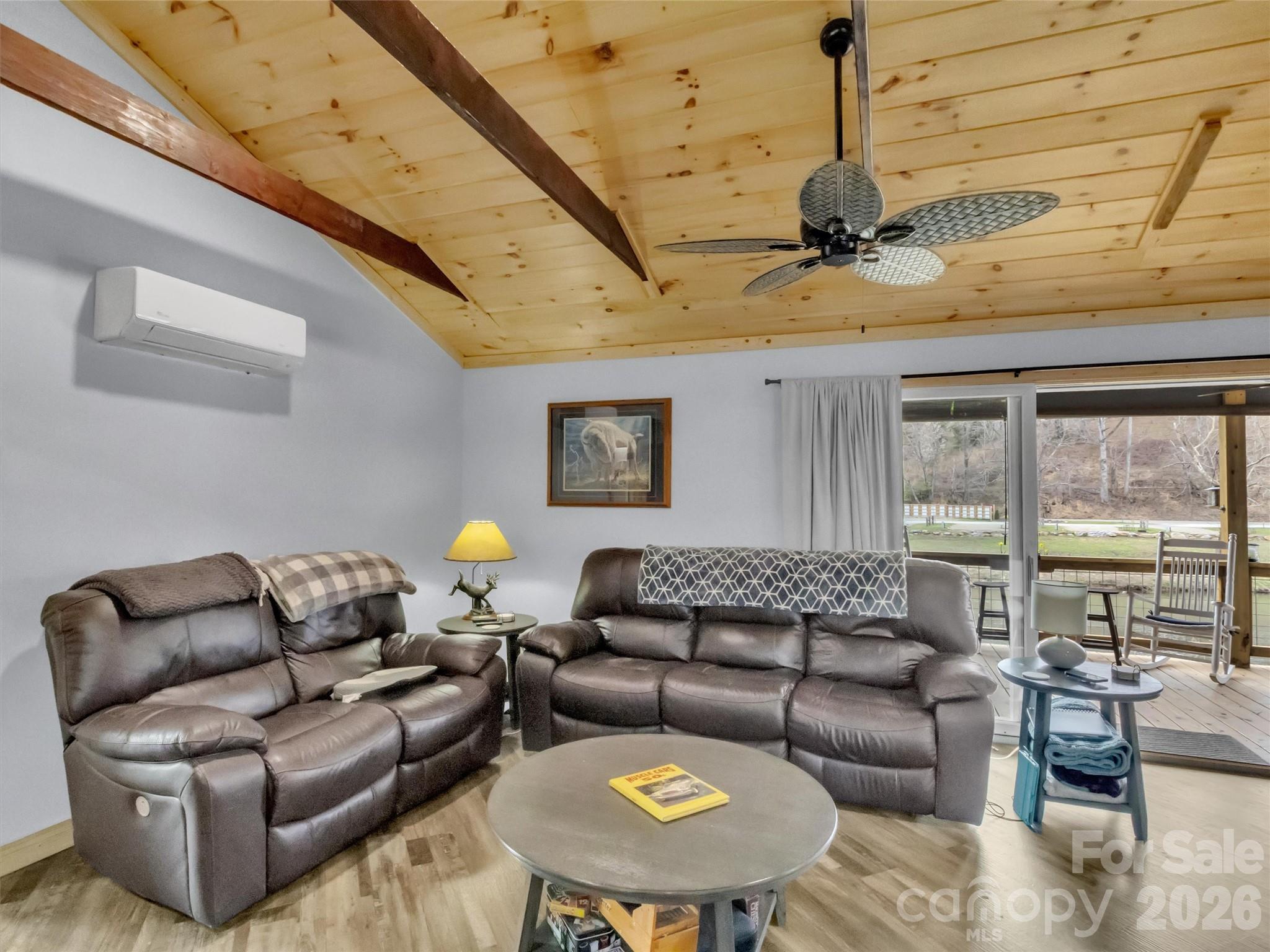 522 N River Road Property Photo 23