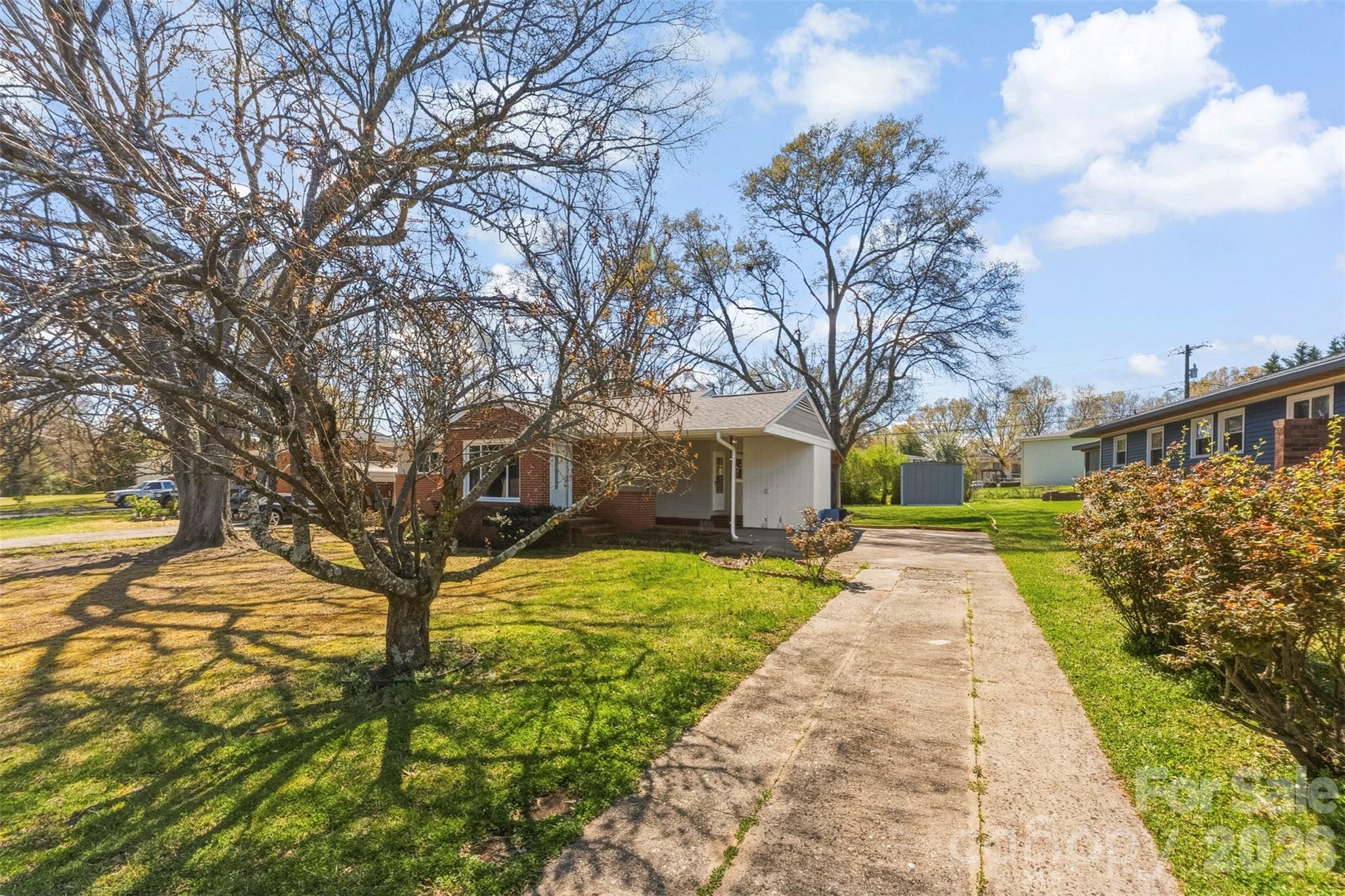 1213 E Park Drive Property Photo 3