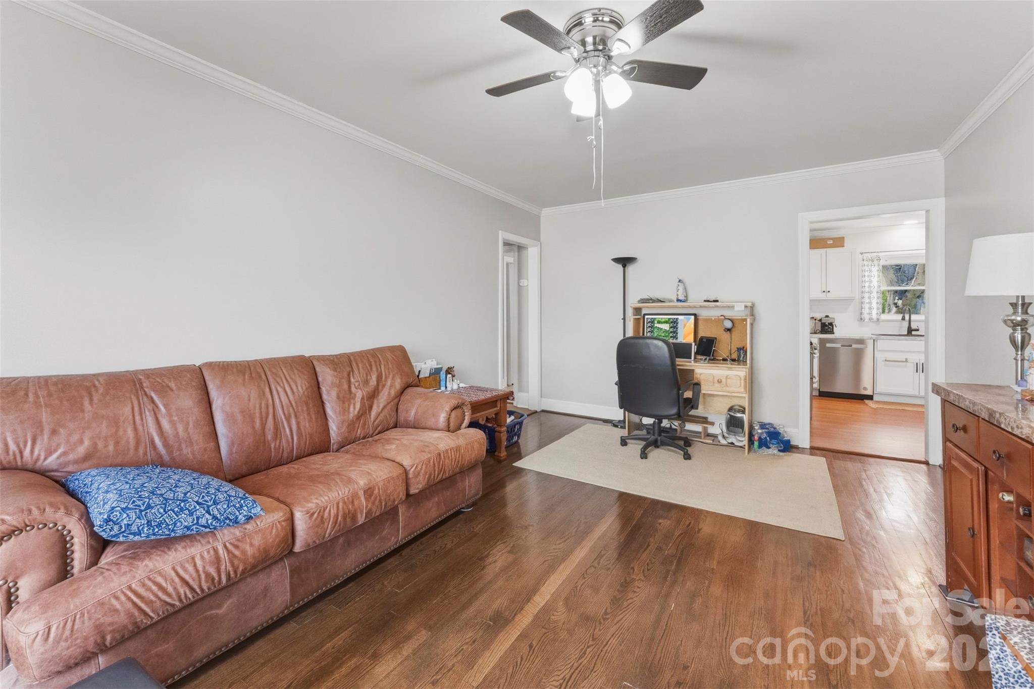 1213 E Park Drive Property Photo 6