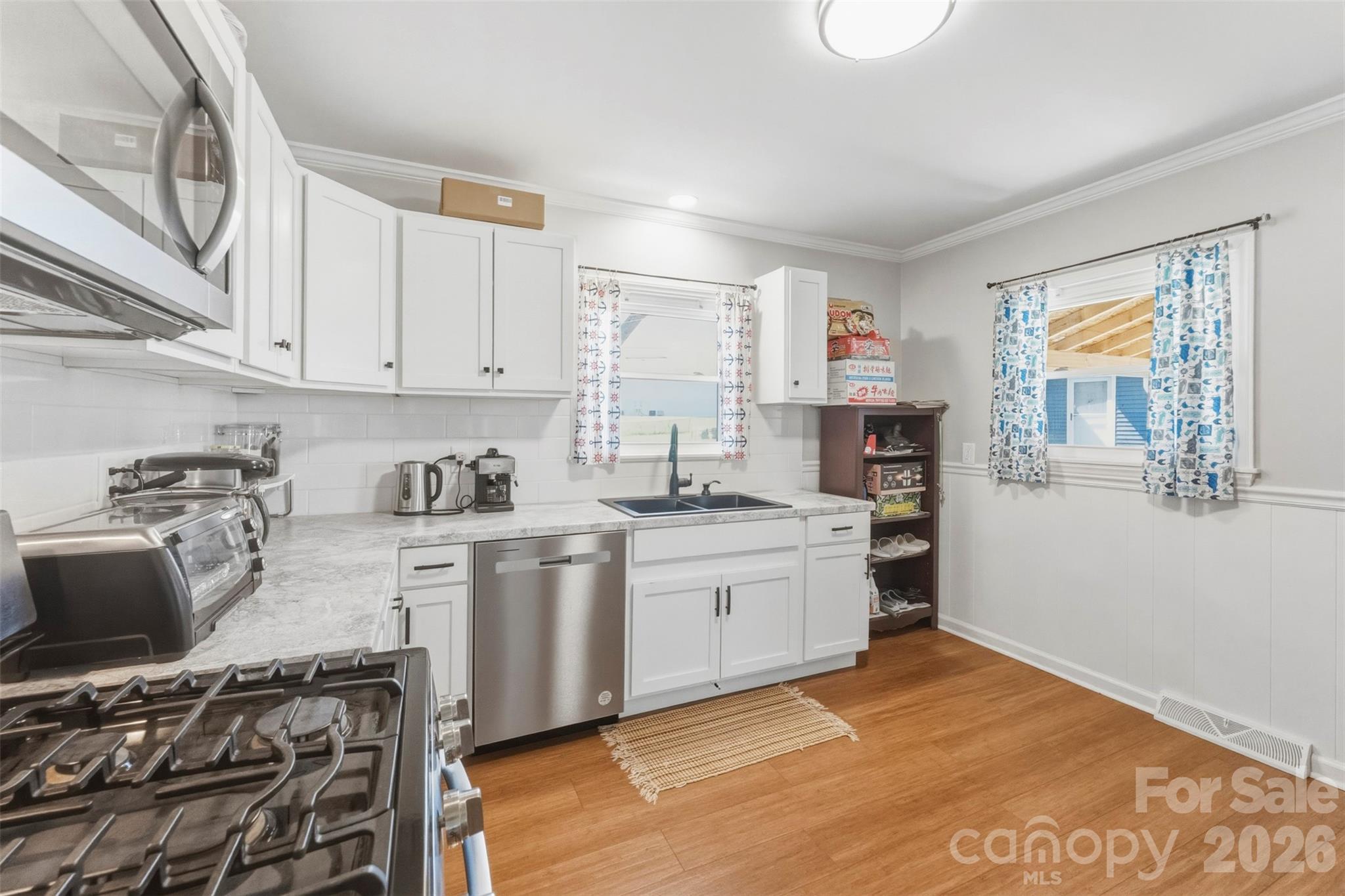 1213 E Park Drive Property Photo 11