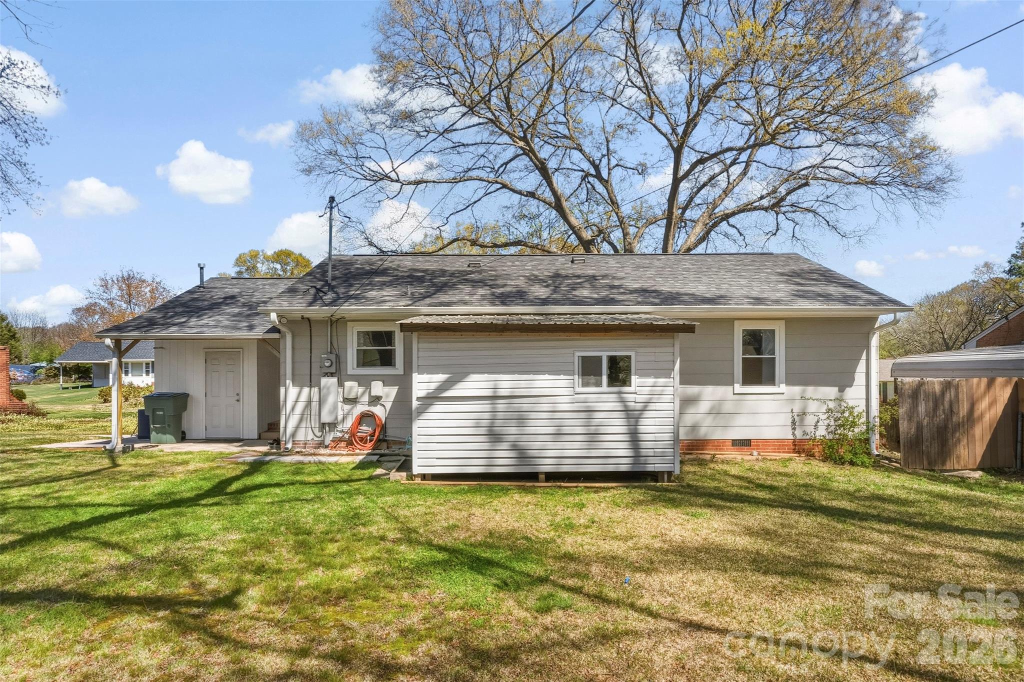 1213 E Park Drive Property Photo 22