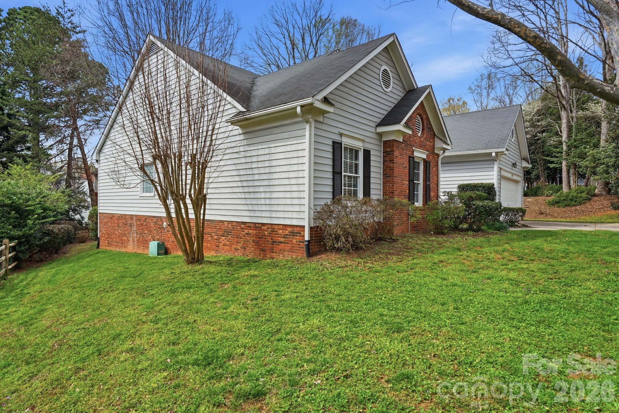 15733 Berryfield Street Property Photo 2