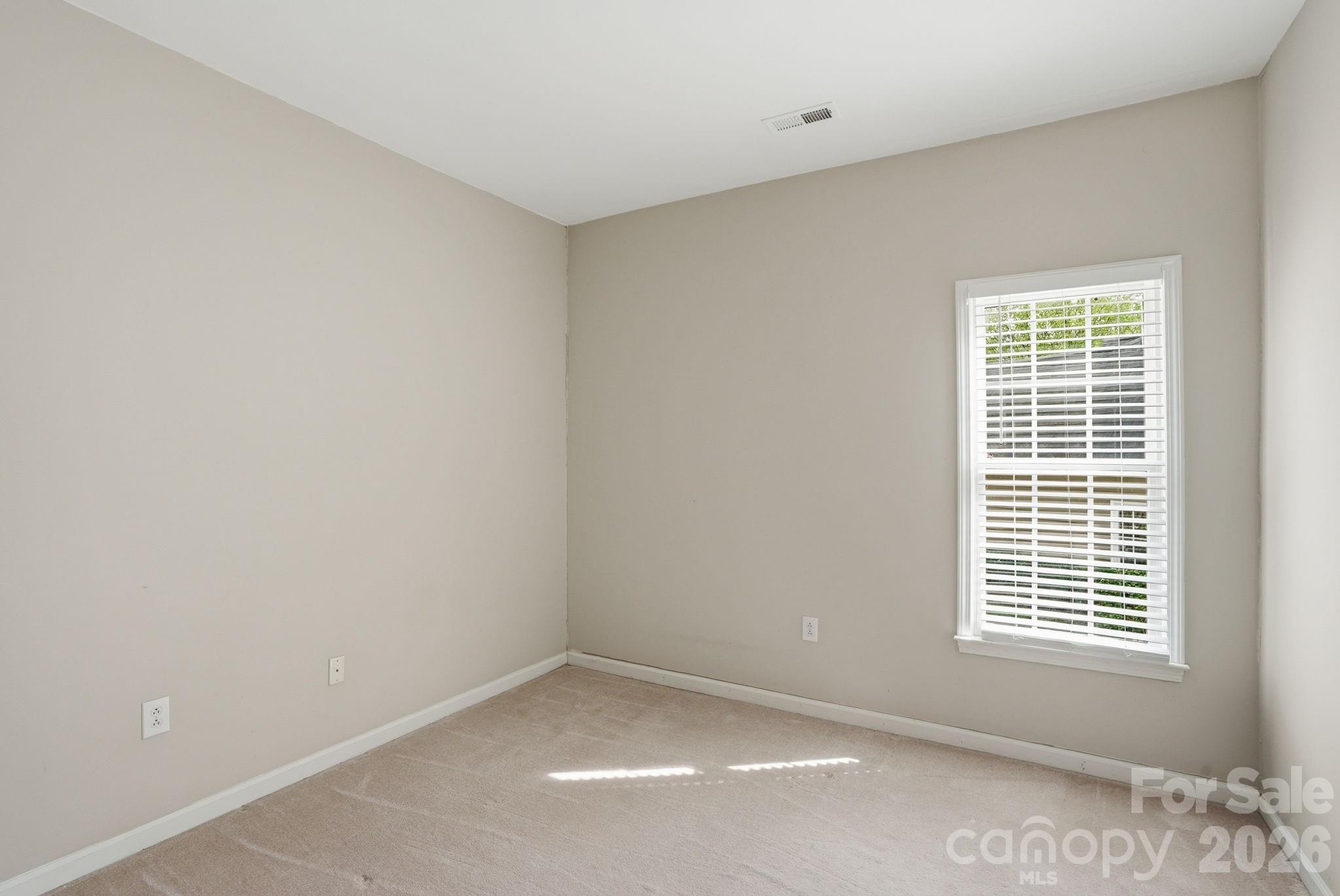 15733 Berryfield Street Property Photo 9