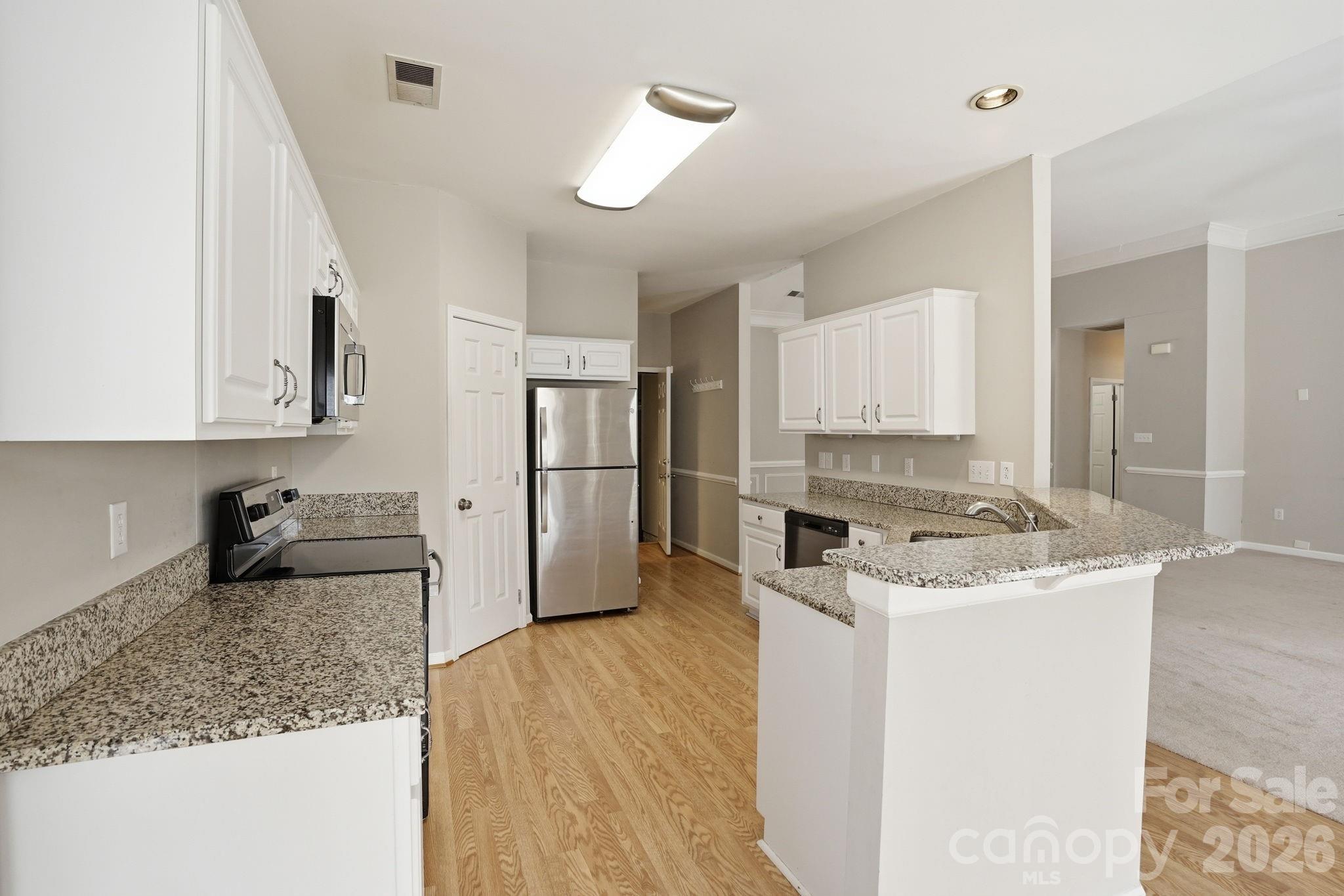 15733 Berryfield Street Property Photo 20