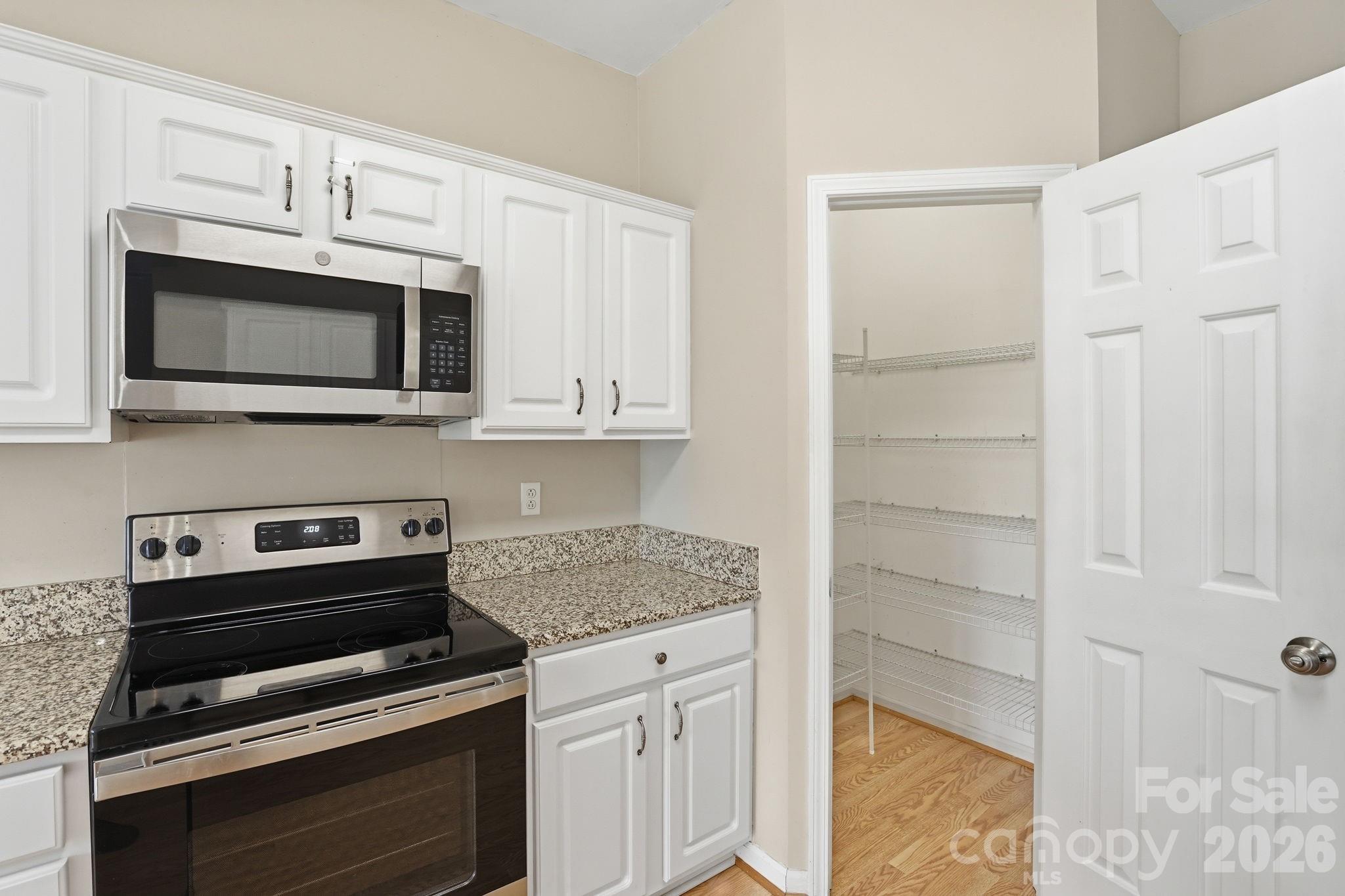 15733 Berryfield Street Property Photo 22