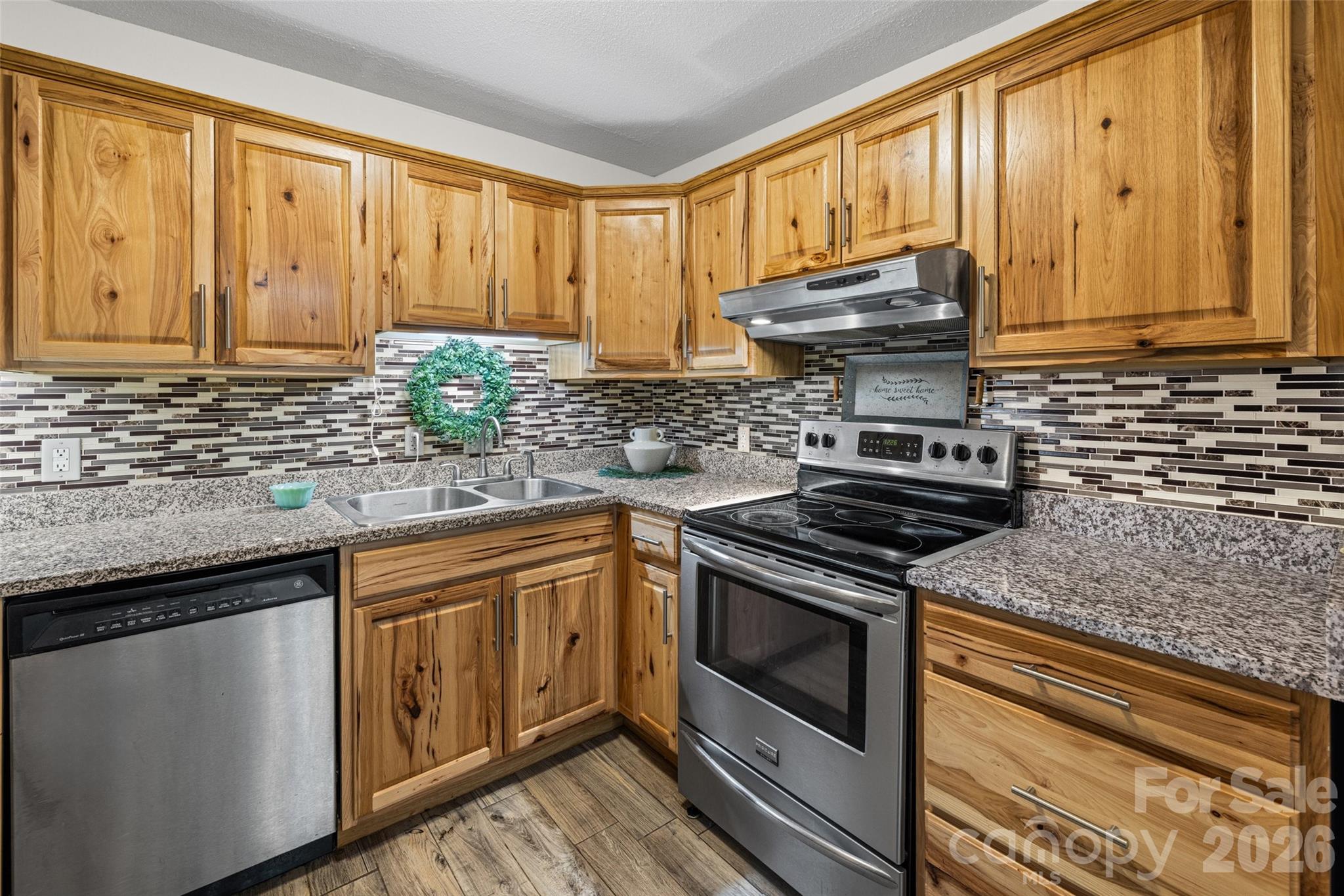 2636 Park Road B Property Photo 2