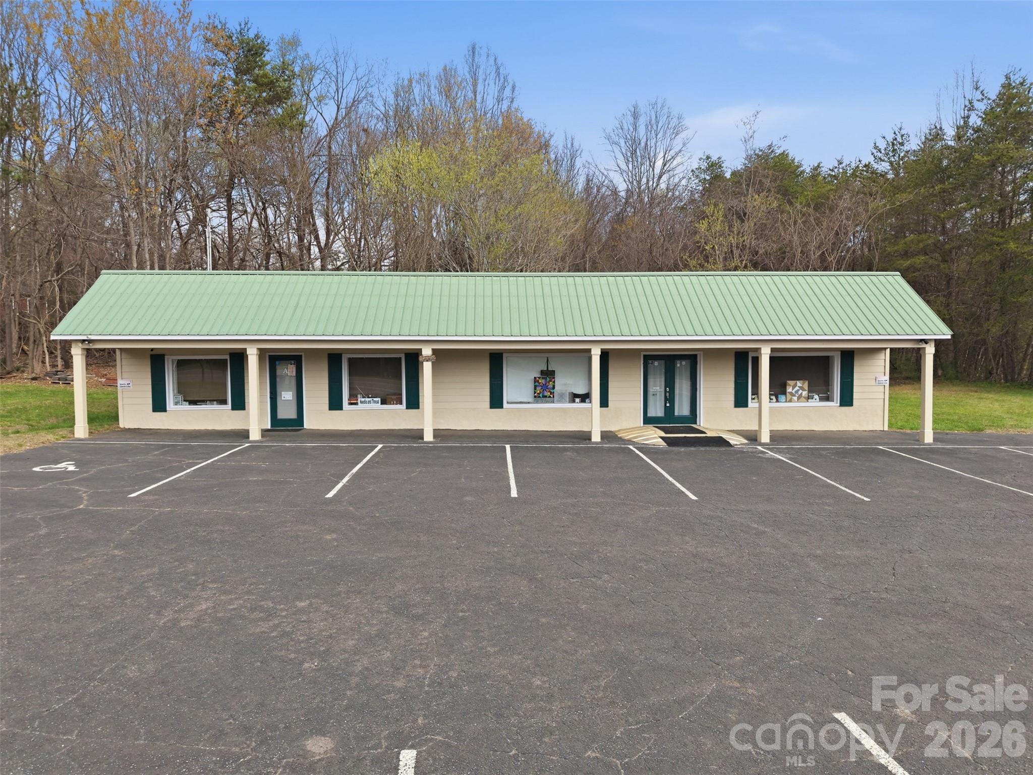 2504 Newton Drive Property Photo 1