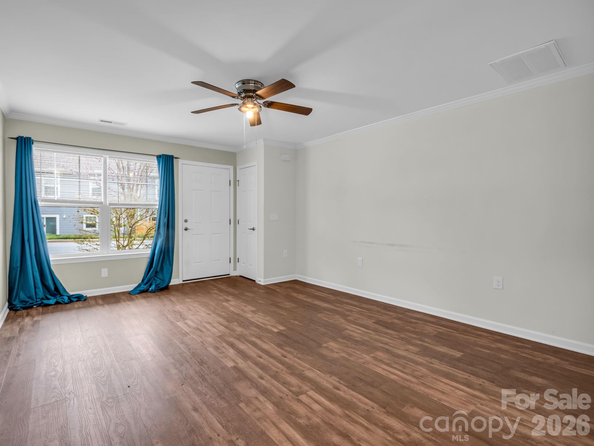 1106 Lynwood Forest Road Property Photo 9