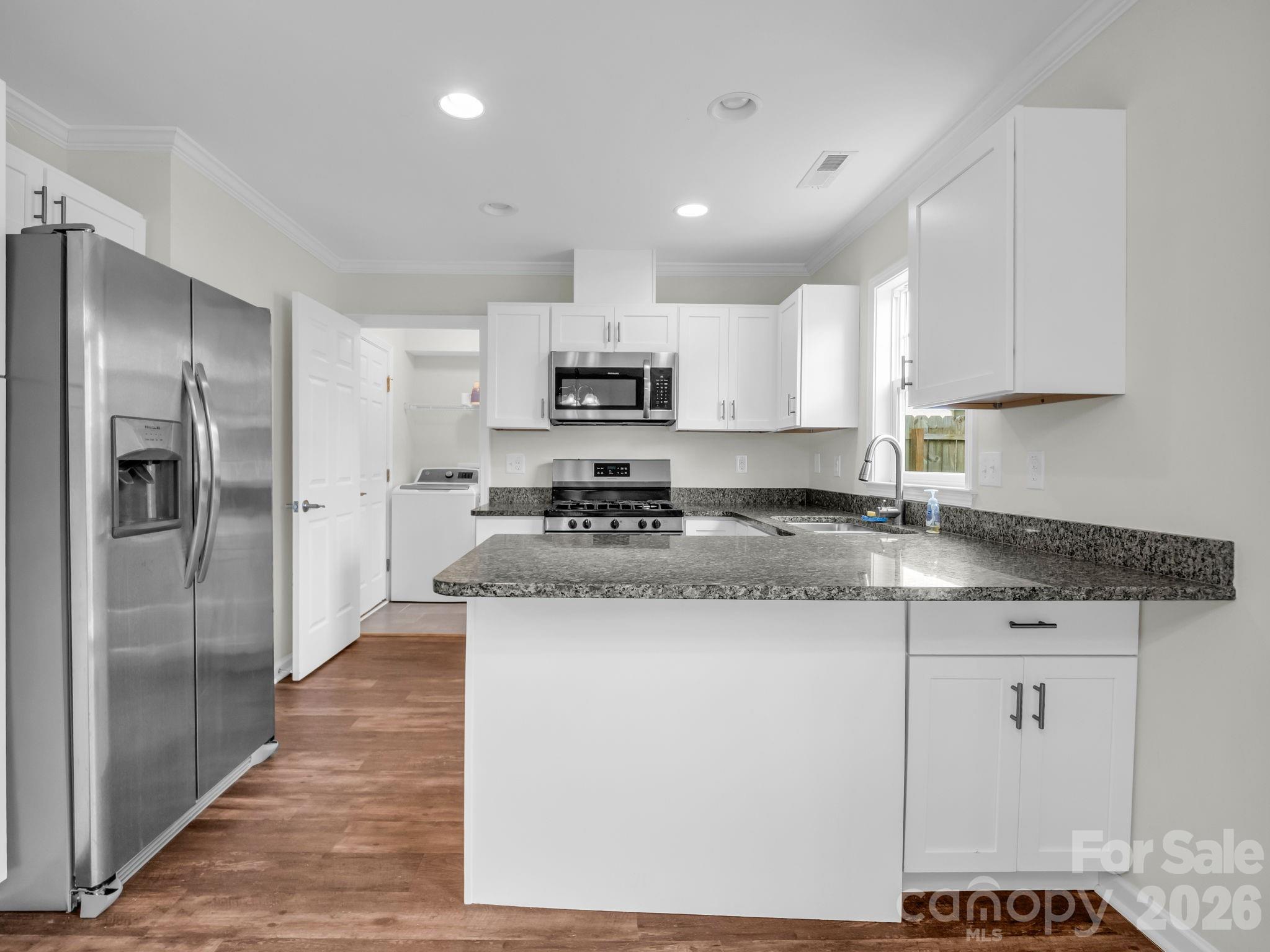 1106 Lynwood Forest Road Property Photo 15