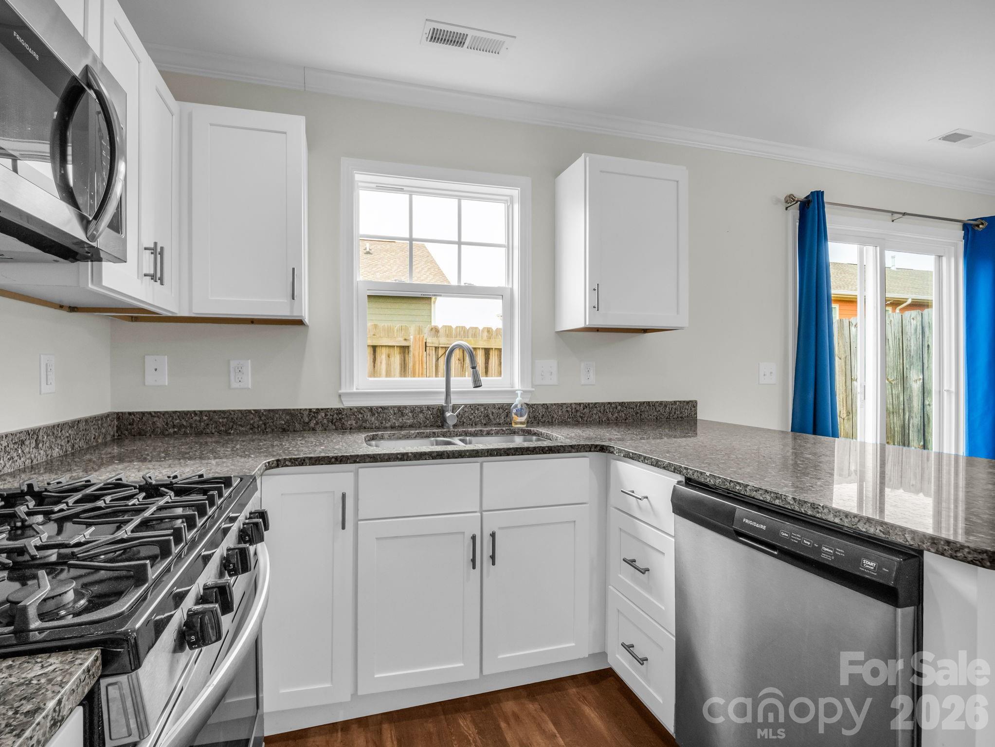 1106 Lynwood Forest Road Property Photo 16