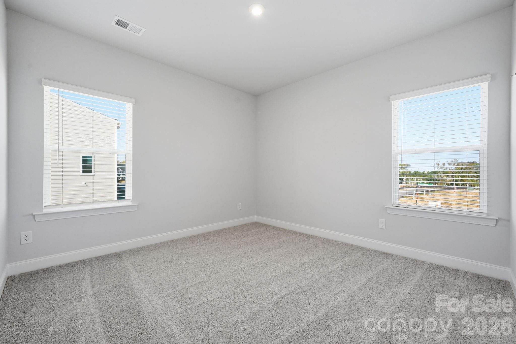 1823 Viewfield Road Property Photo 14