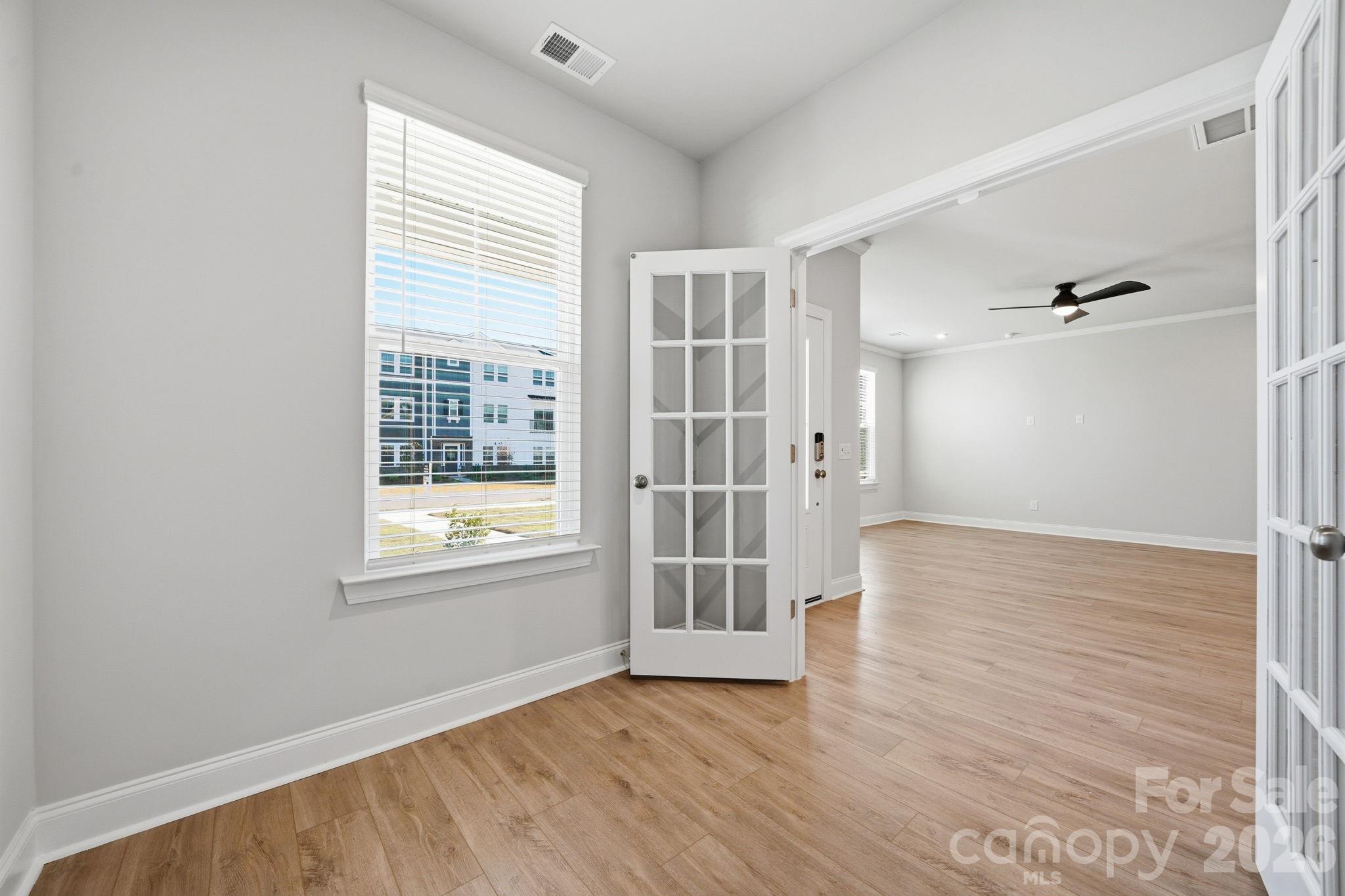 1823 Viewfield Road Property Photo 25