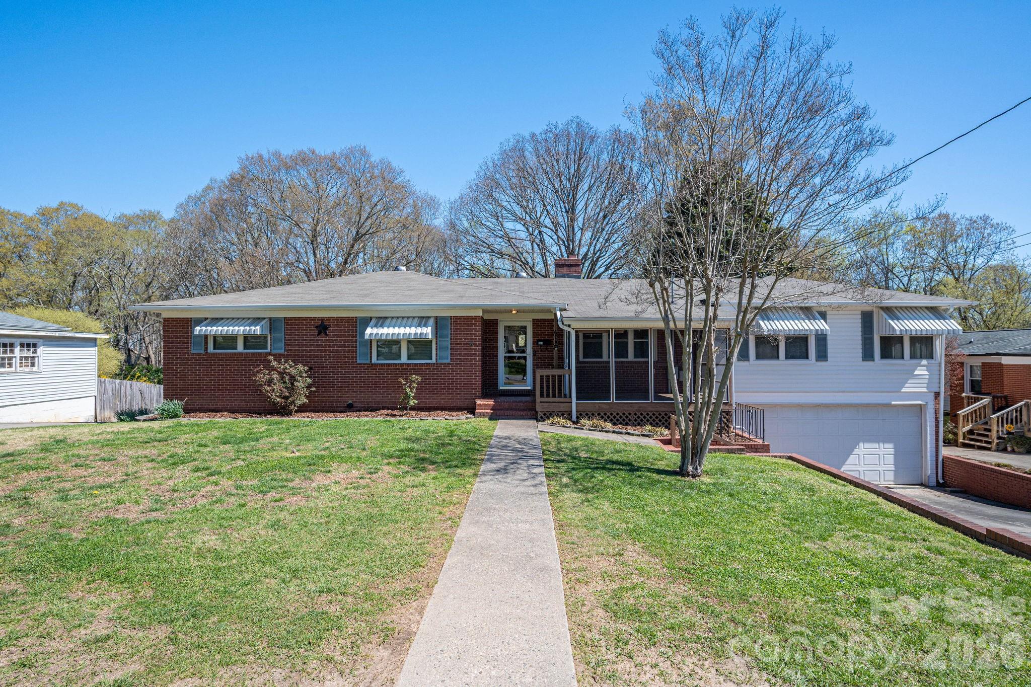 608 N State Street Property Photo 1