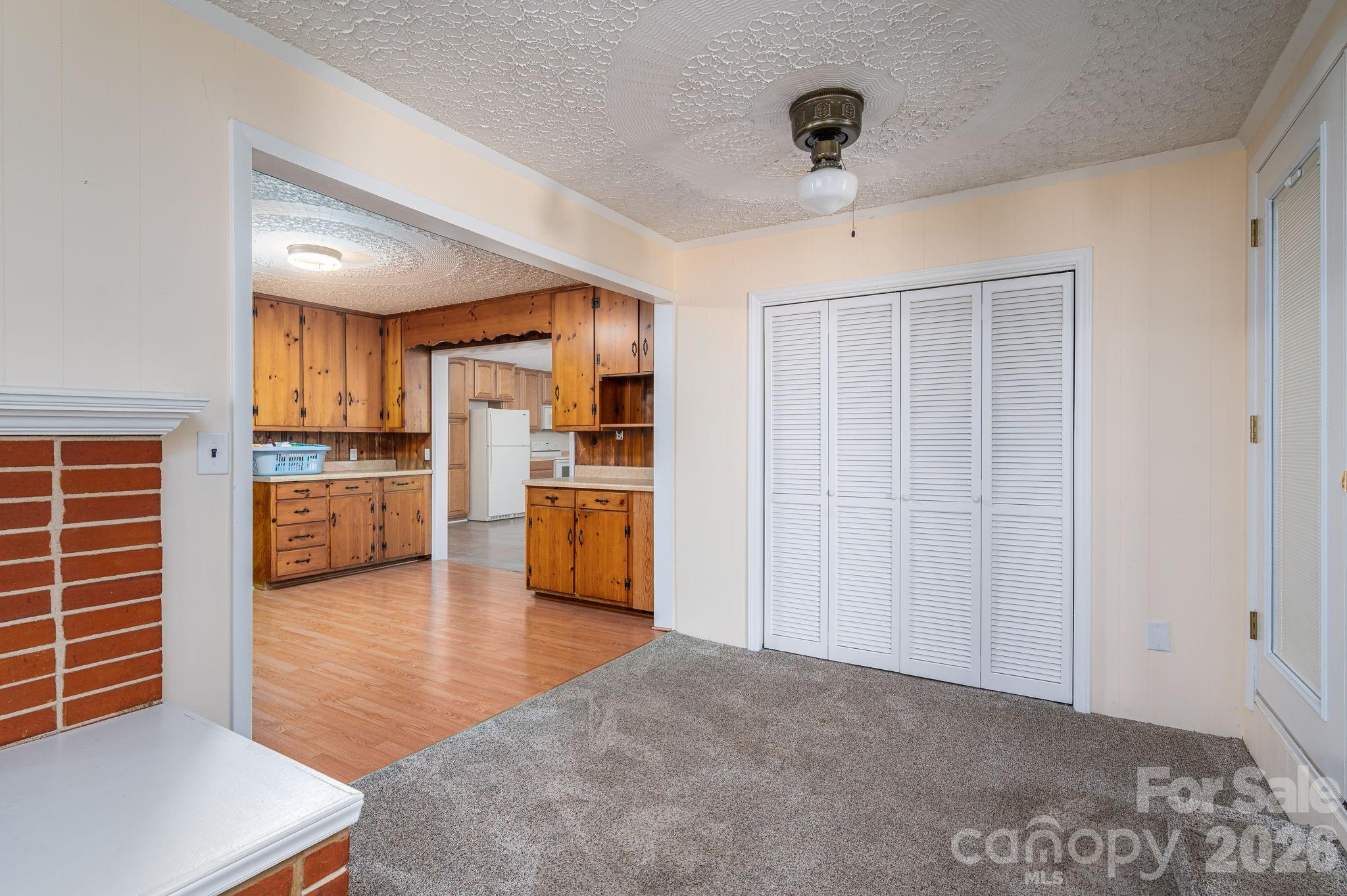 608 N State Street Property Photo 14