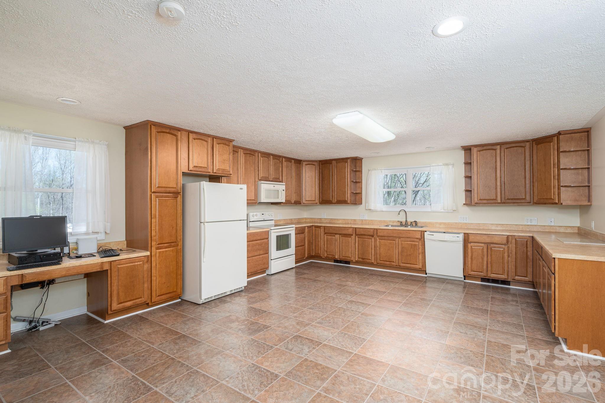 608 N State Street Property Photo 15