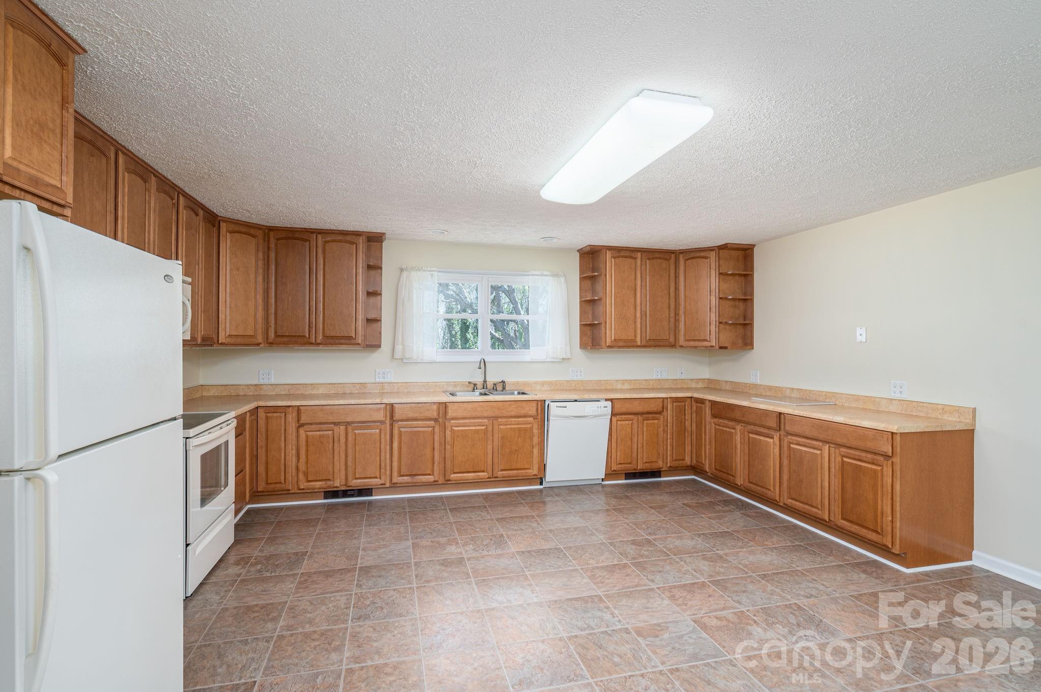 608 N State Street Property Photo 18